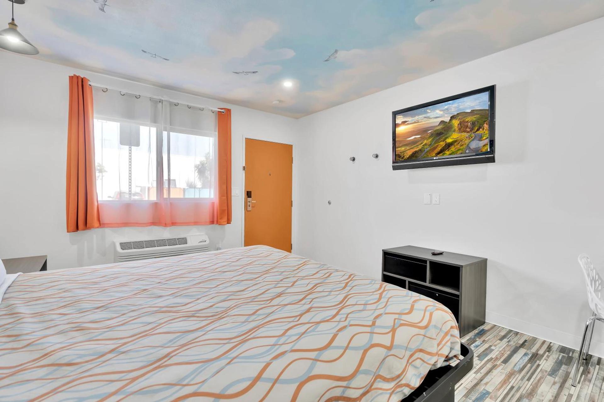 Tradewinds Motel photo 19