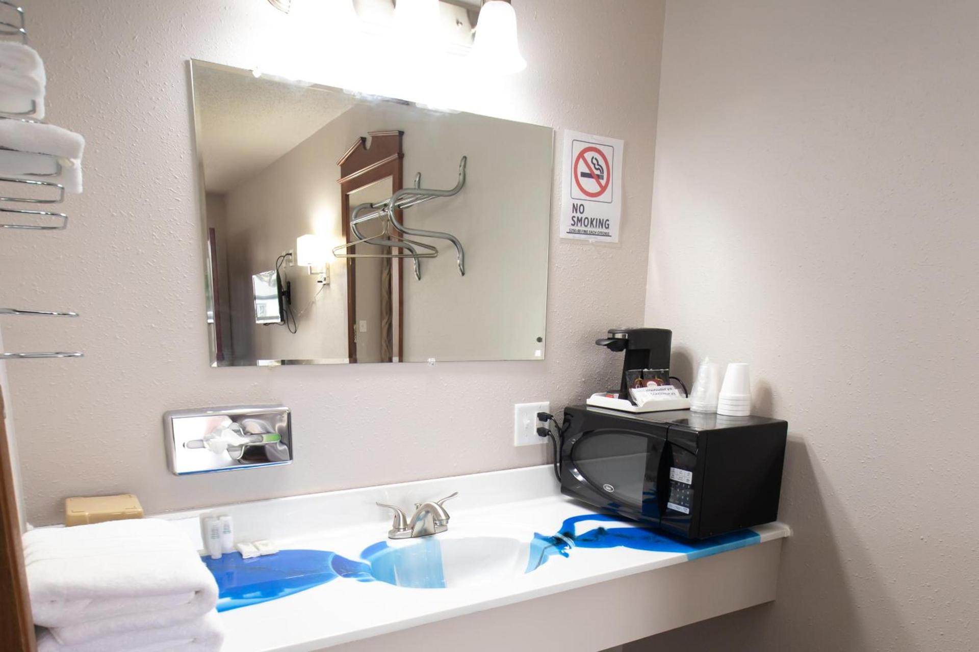 Shady Rest Motel photo 31
