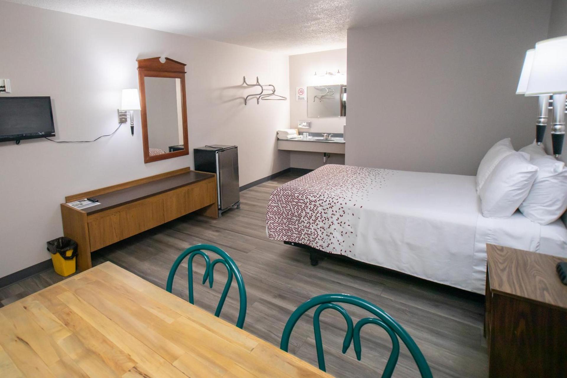 Shady Rest Motel photo 24