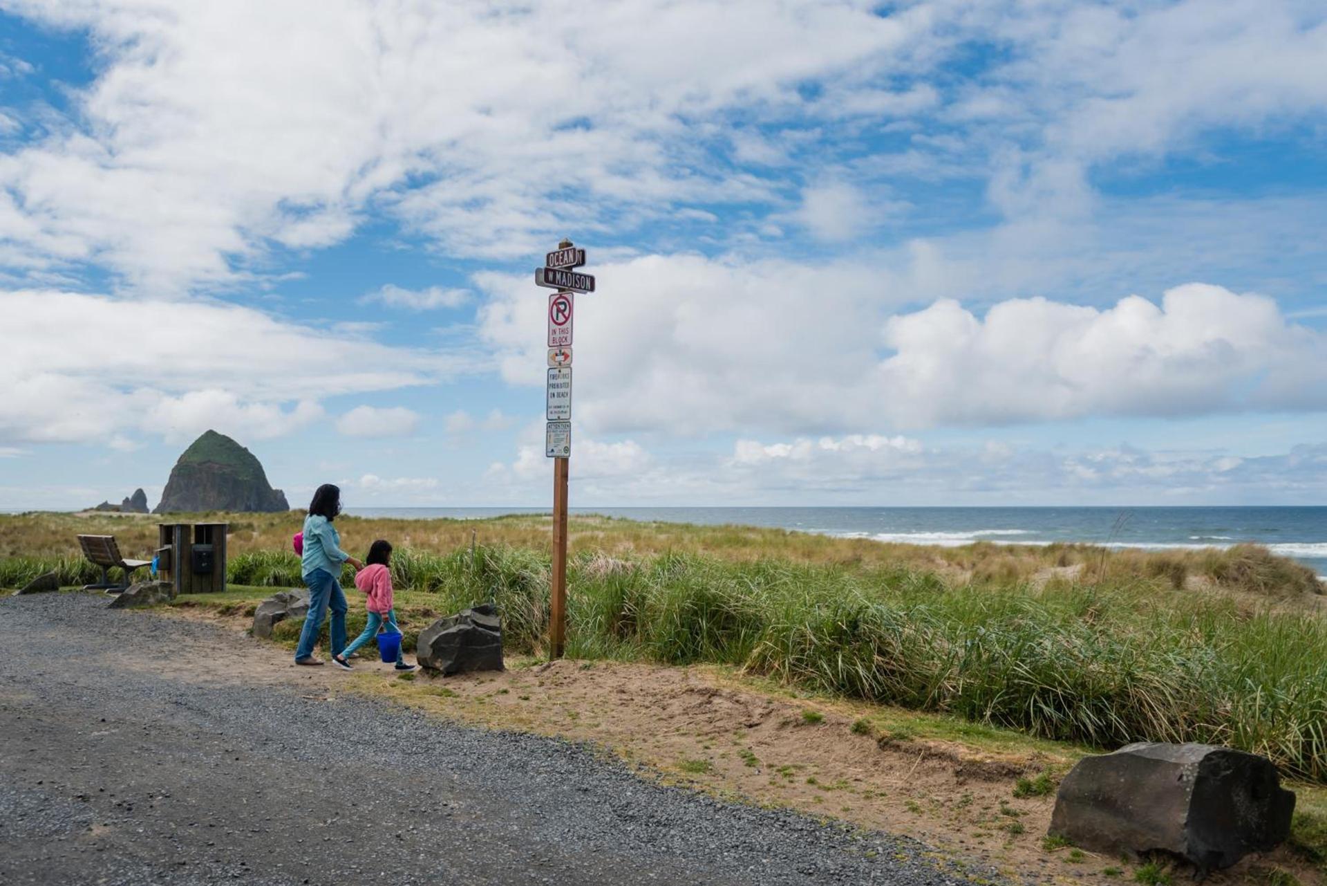 Inn at Haystack Rock photo 23