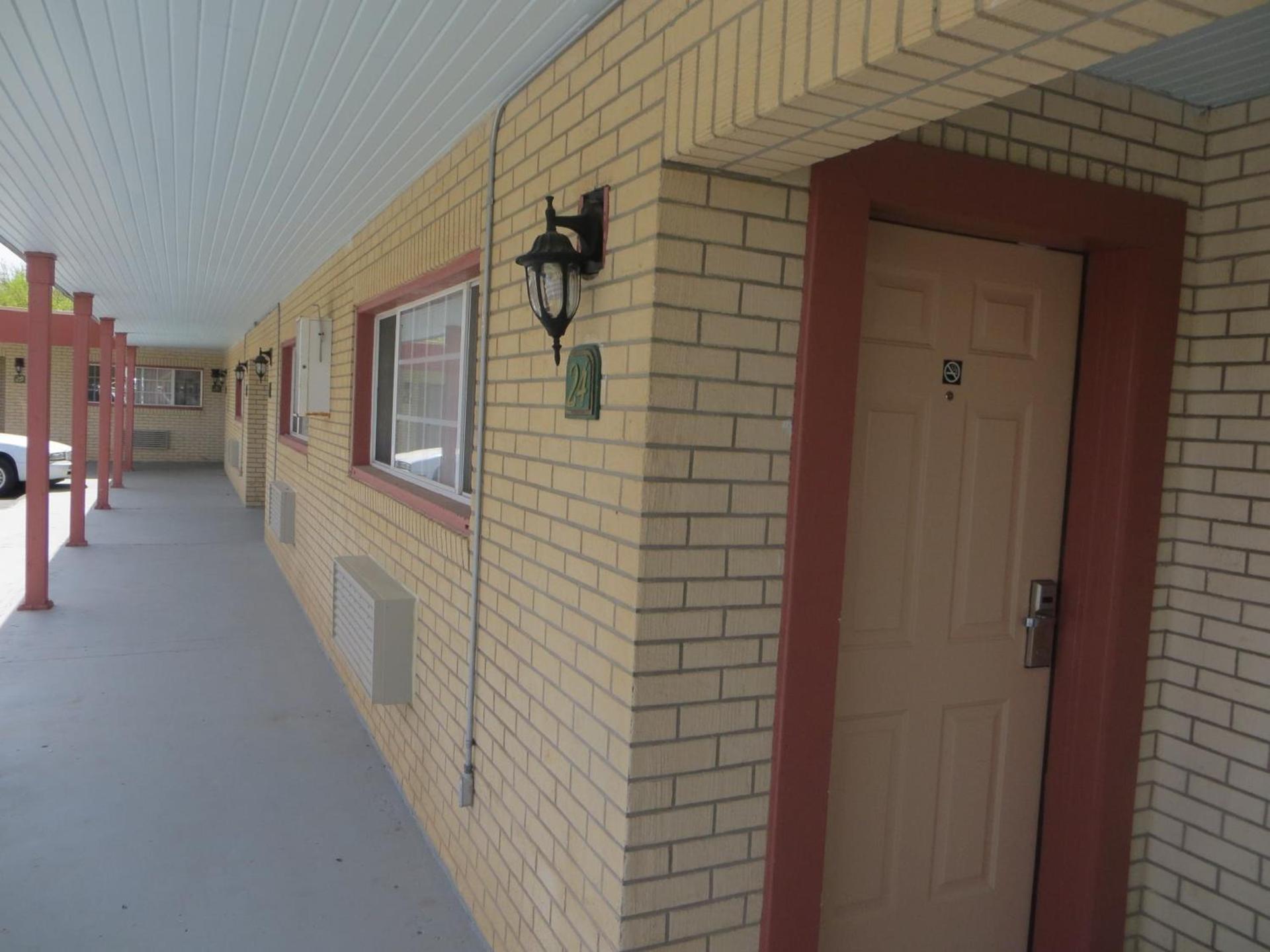 Economy Inn — hotel in Pratt