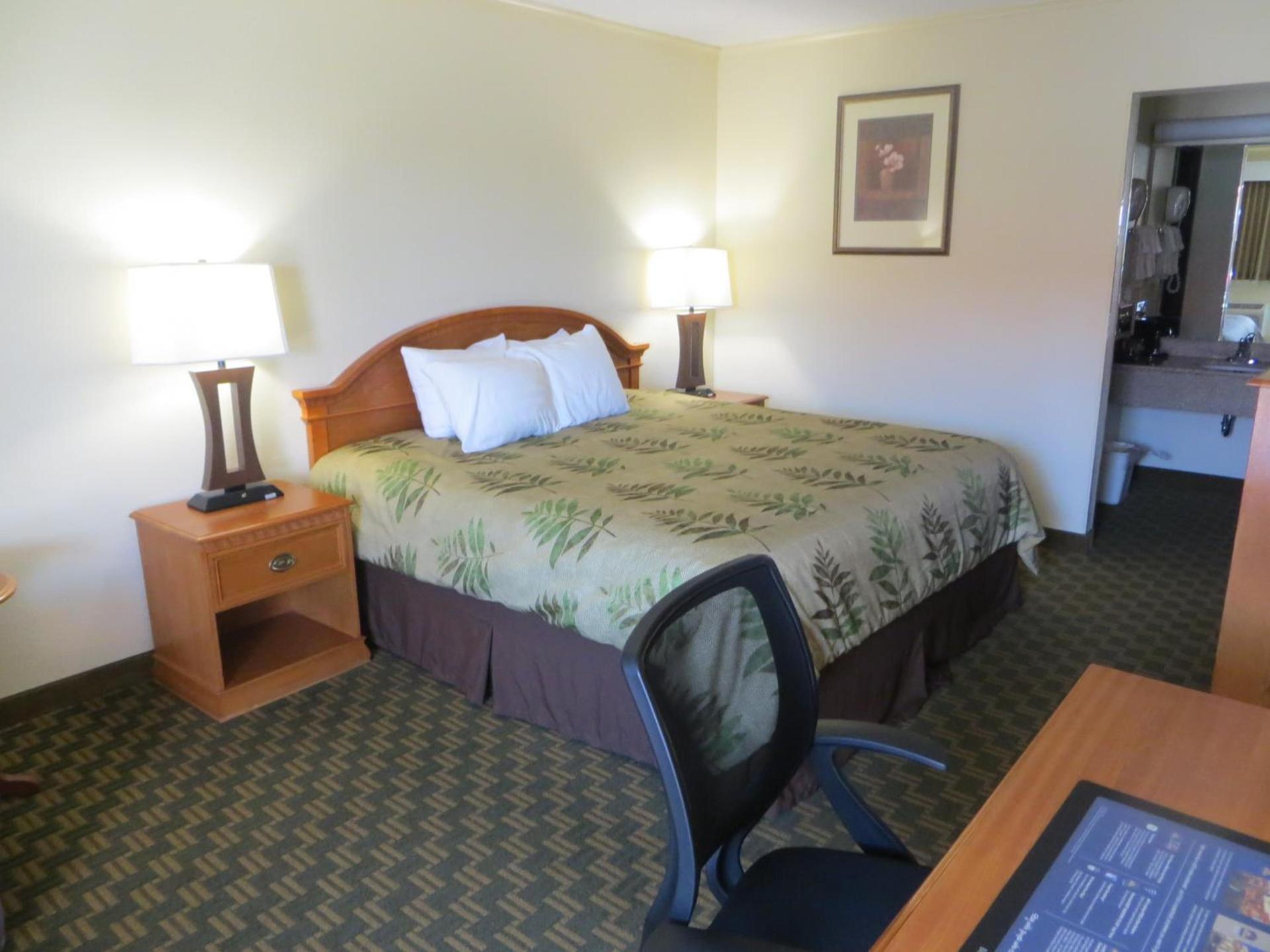 Red Coach Inn photo 18