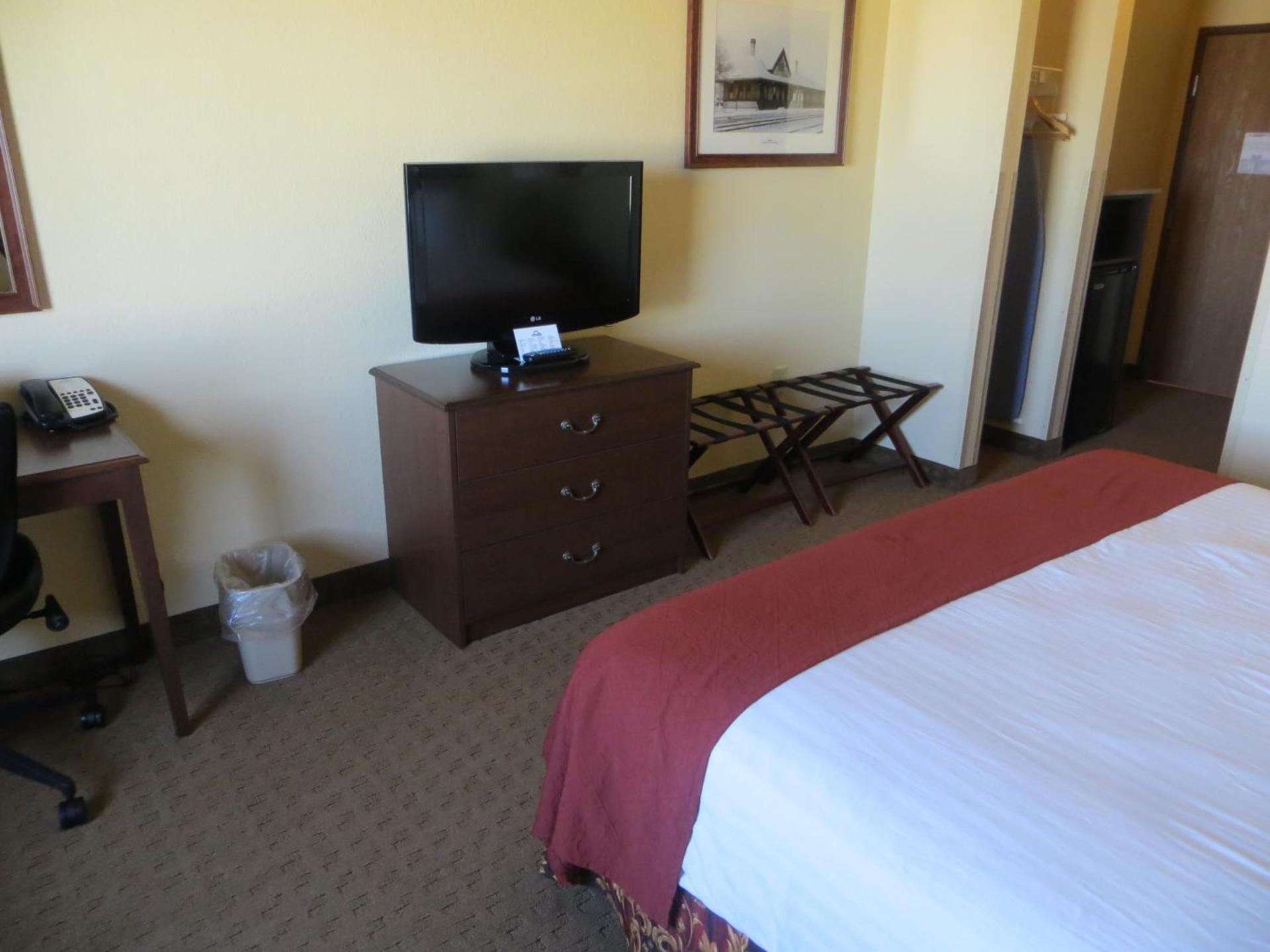 Days Inn by Wyndham Ellis photo 24