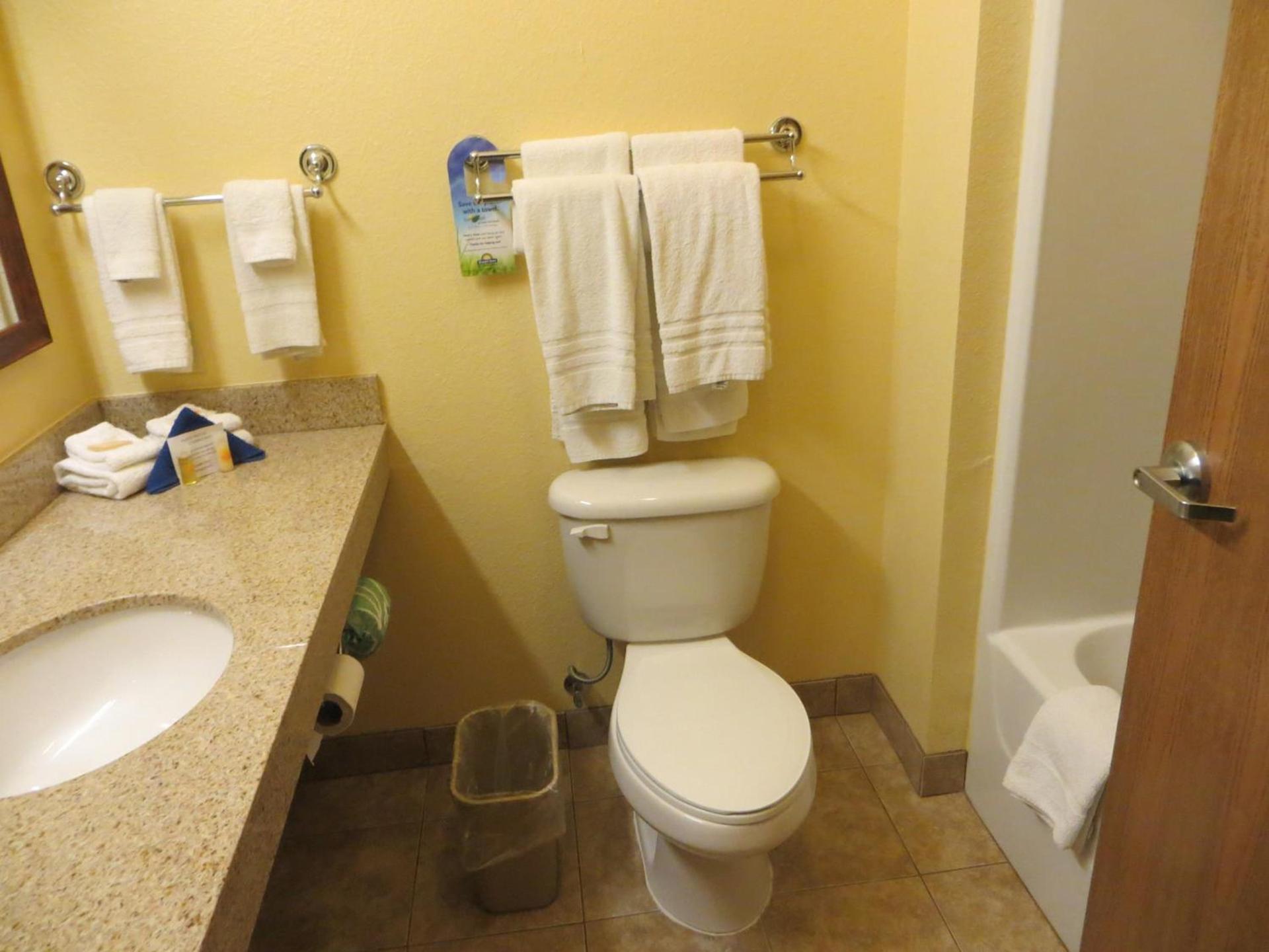 Days Inn by Wyndham Ellis photo 28
