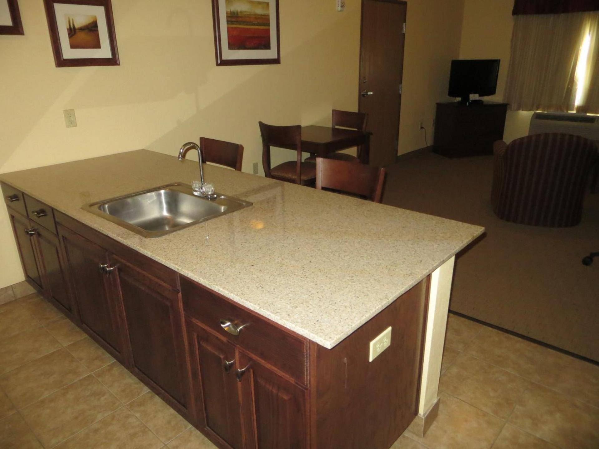 Days Inn by Wyndham Ellis photo 33