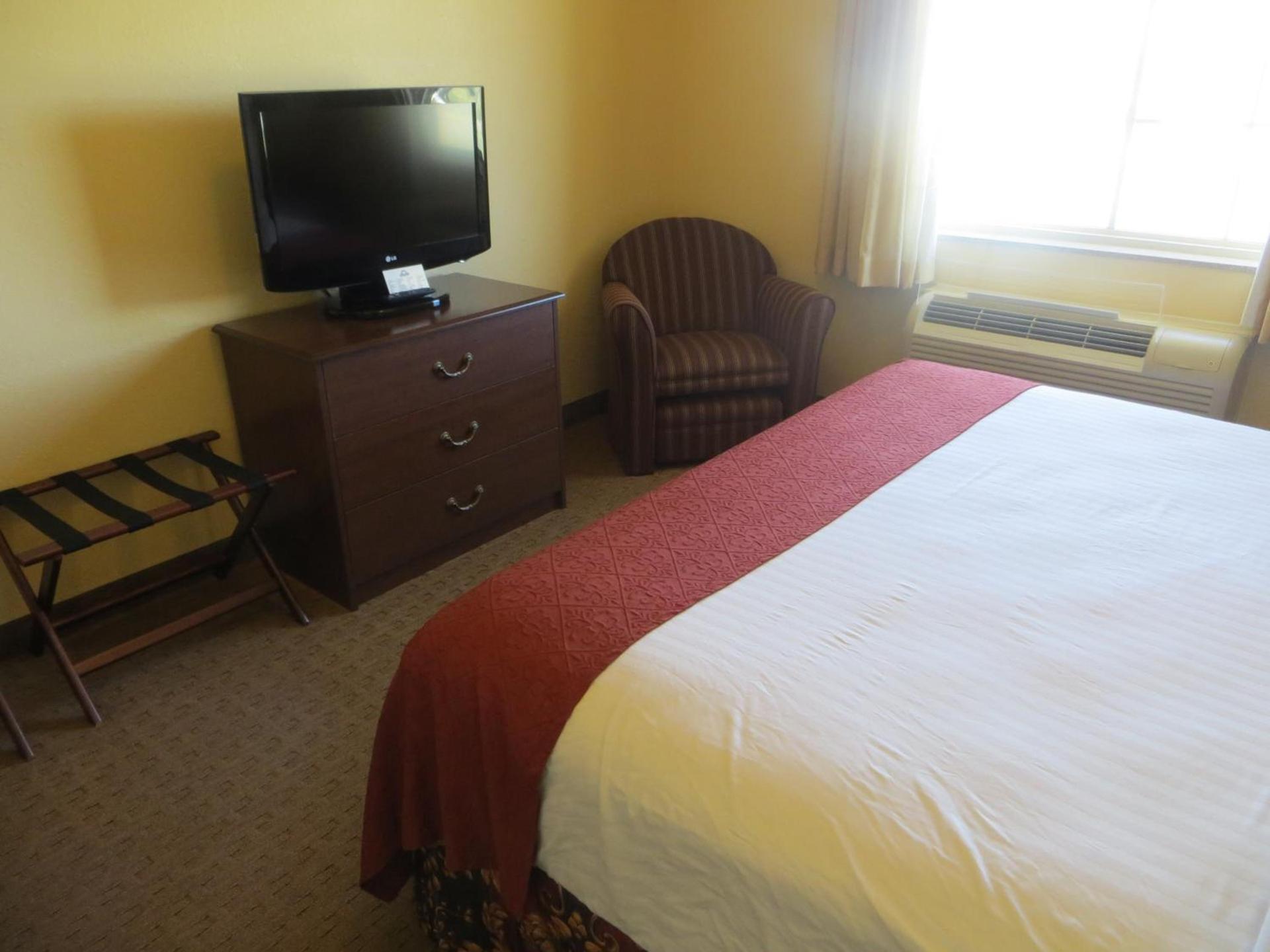 Days Inn by Wyndham Ellis photo 25