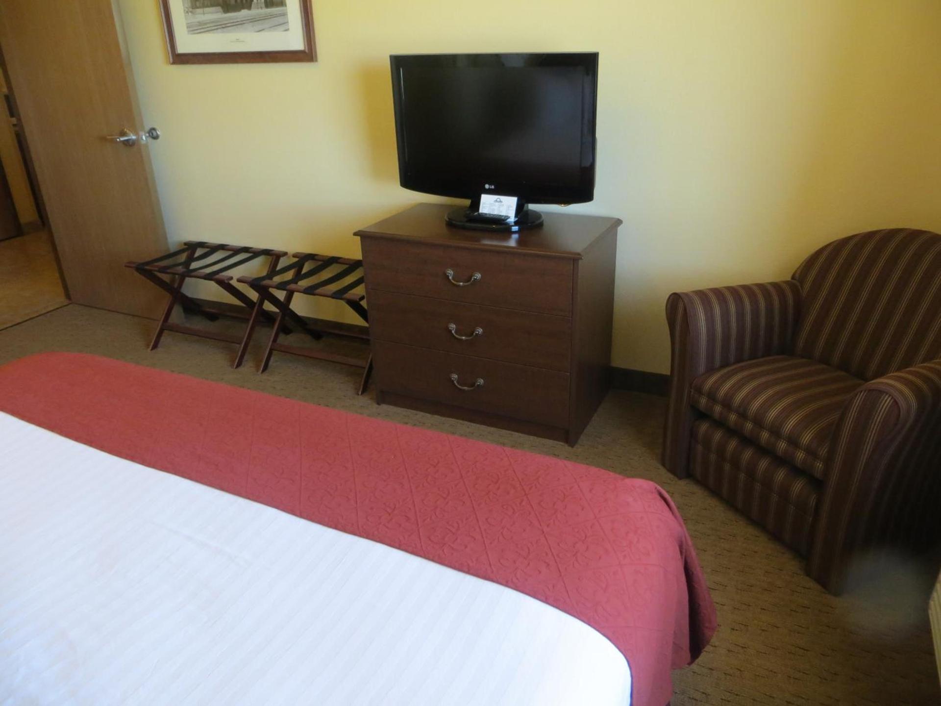 Days Inn by Wyndham Ellis photo 22