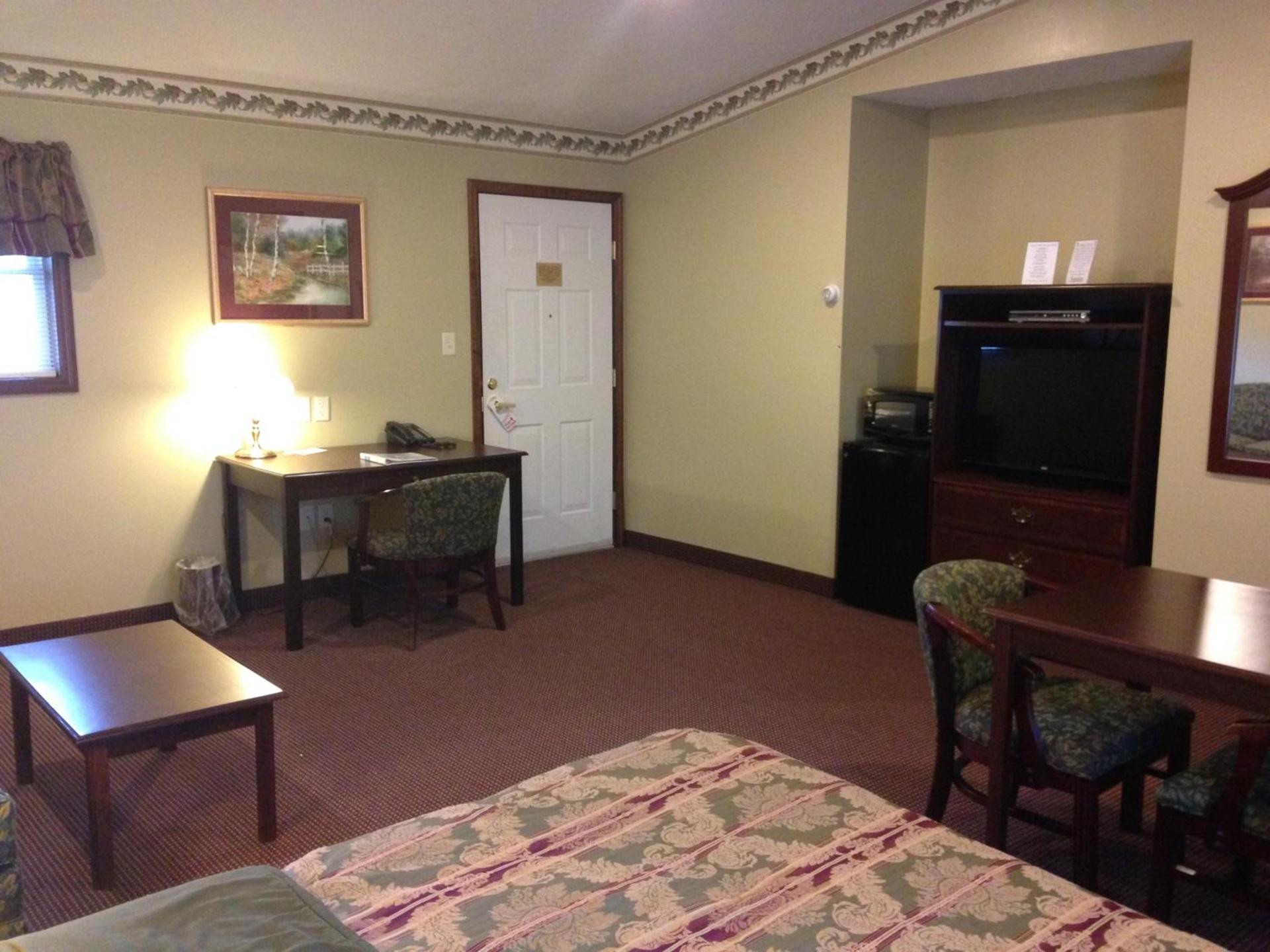 Fred's Inn Restaurant & Lodging photo 18