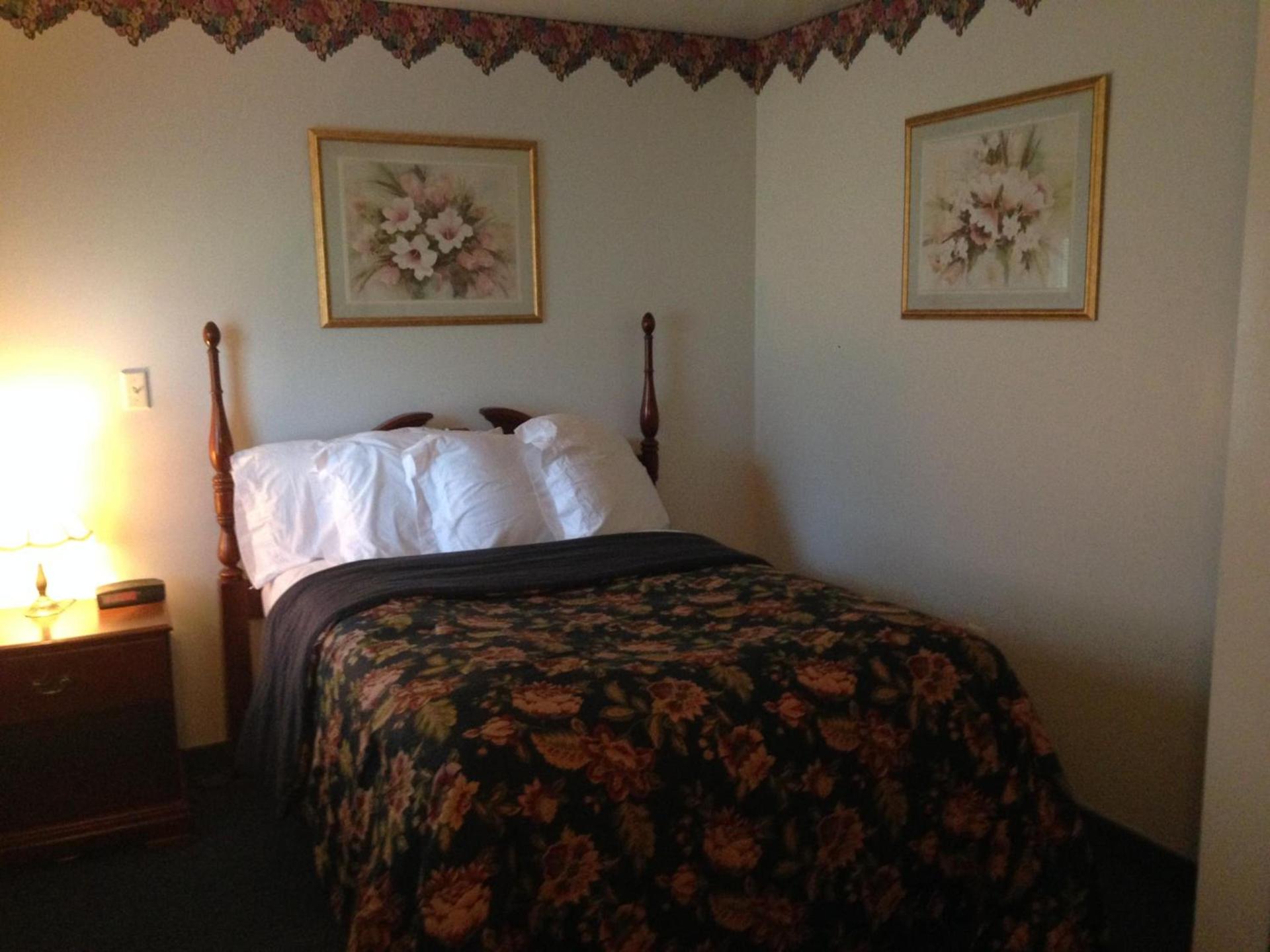 Fred's Inn Restaurant & Lodging photo 12