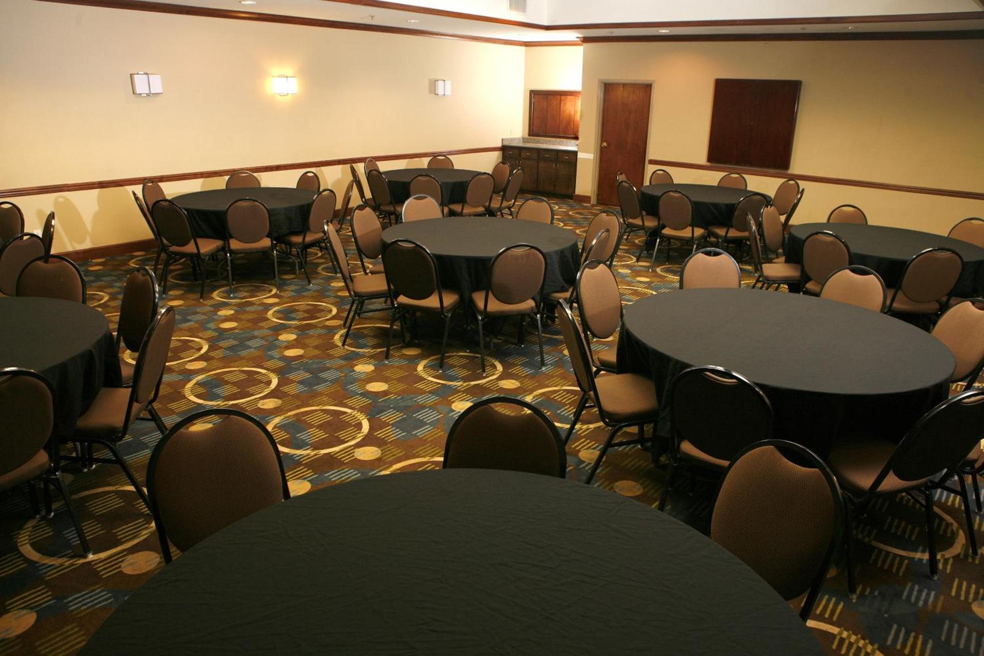 Best Western Plus Goldsboro photo 33
