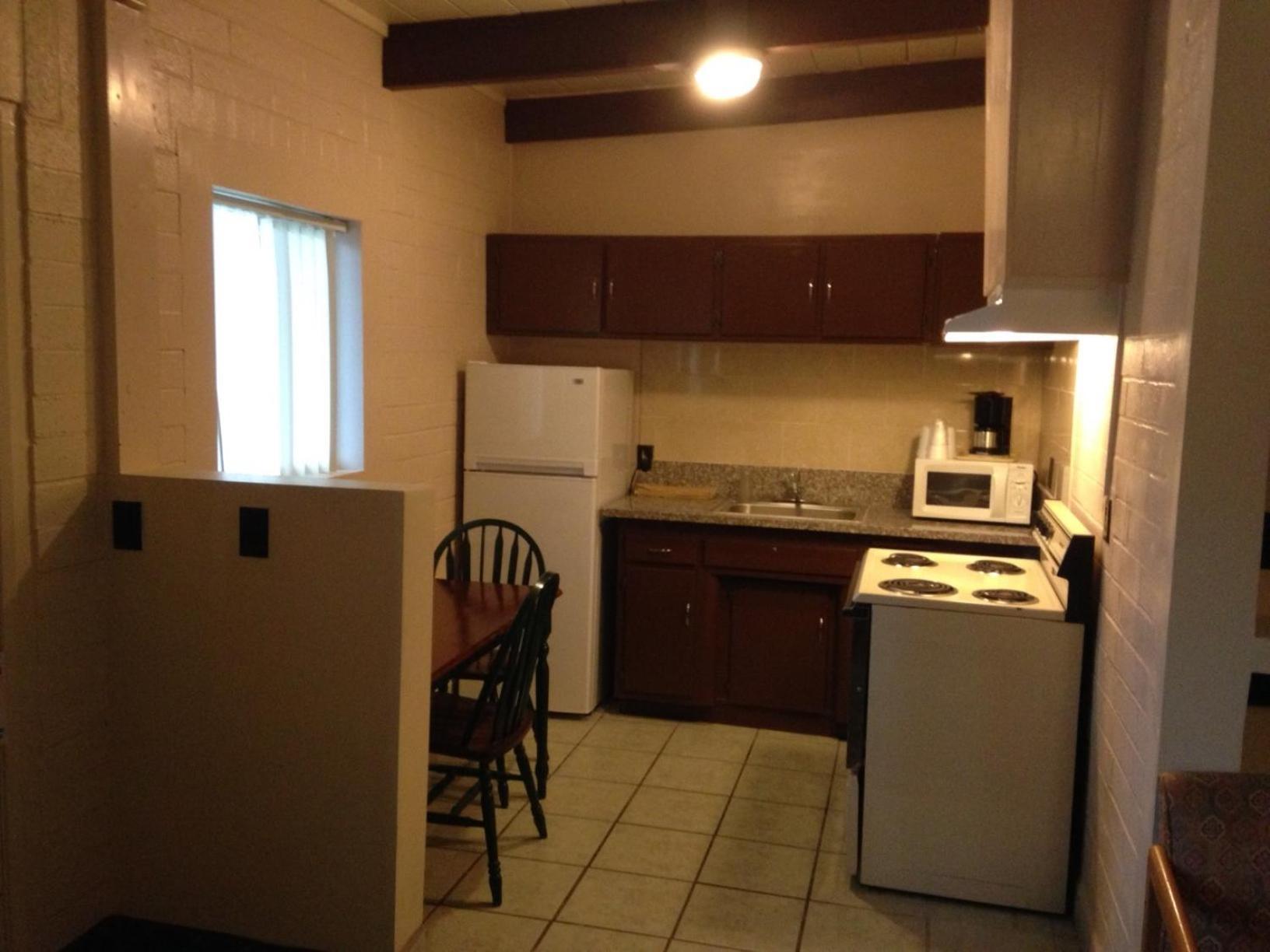 Stanlunds Inn and Suites photo 20