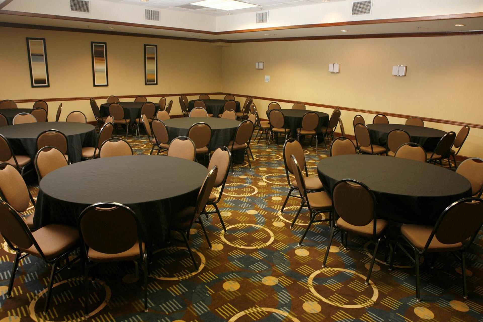 Best Western Plus Goldsboro photo 32