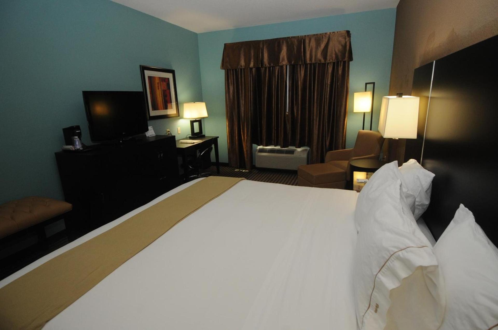 Holiday Inn Express Somerset by IHG photo 5