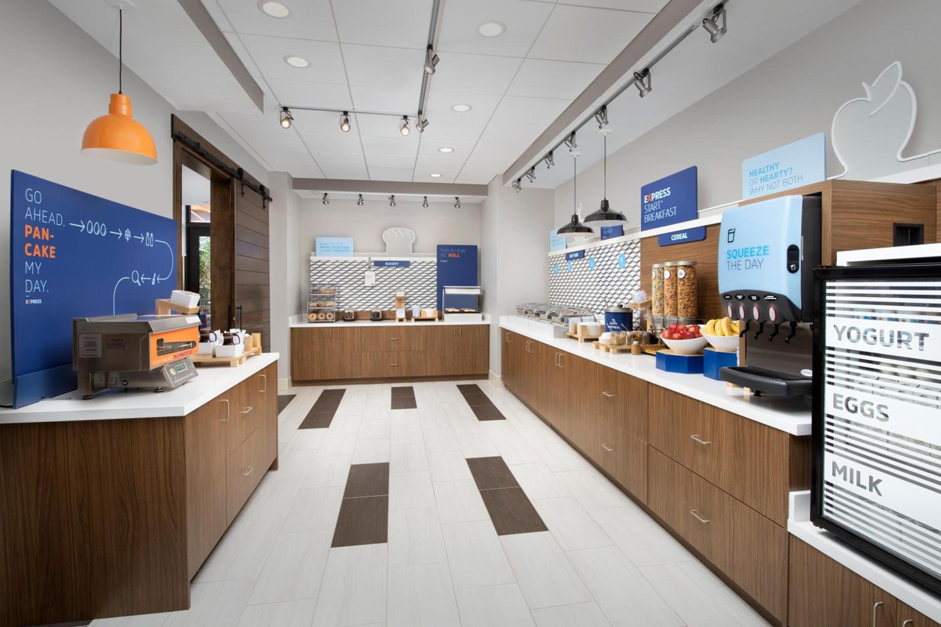 Holiday Inn Express Pensacola Downtown by IHG photo 14