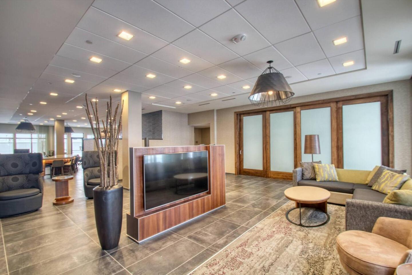 Courtyard by Marriott Fargo photo 16