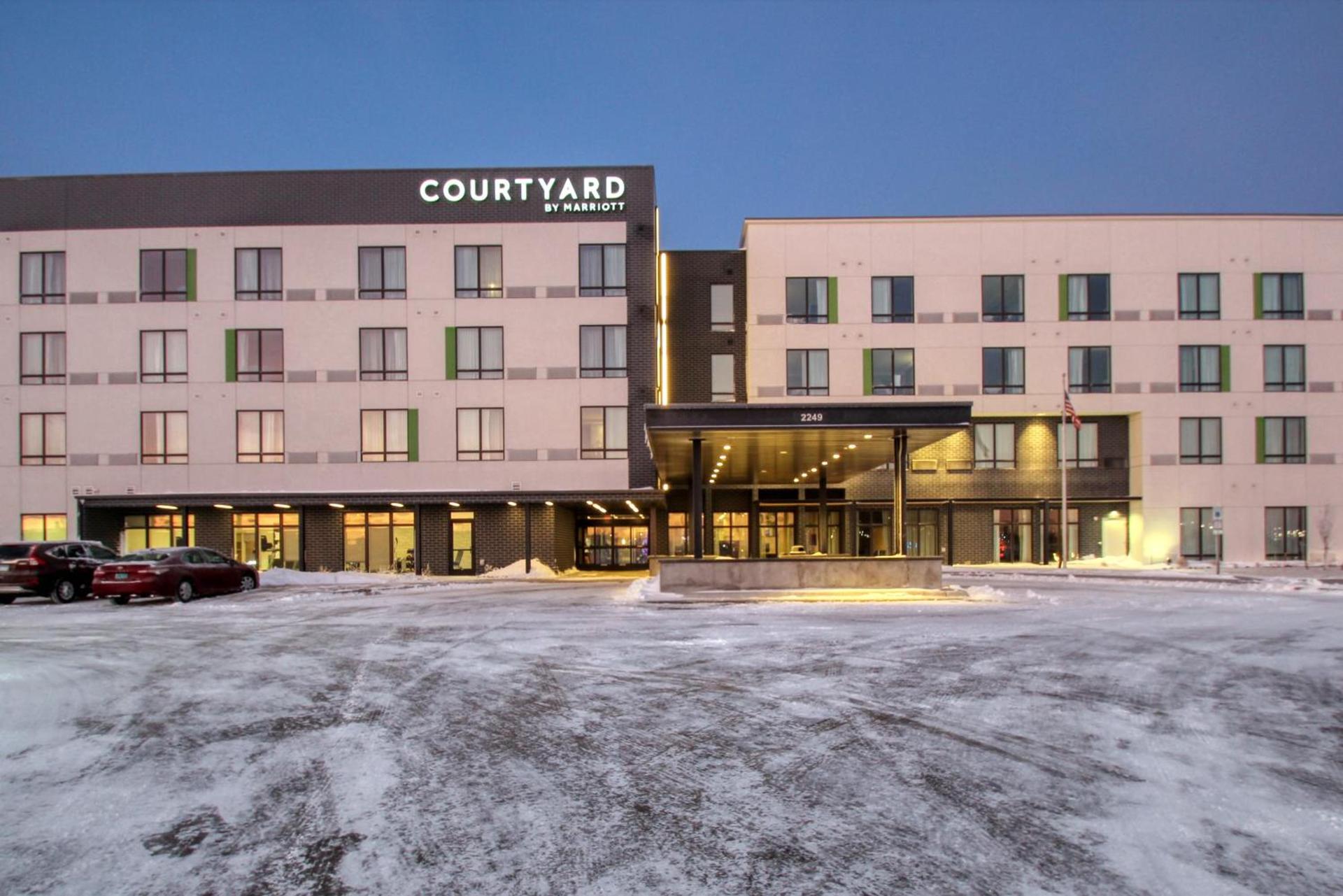 Courtyard by Marriott Fargo photo 27
