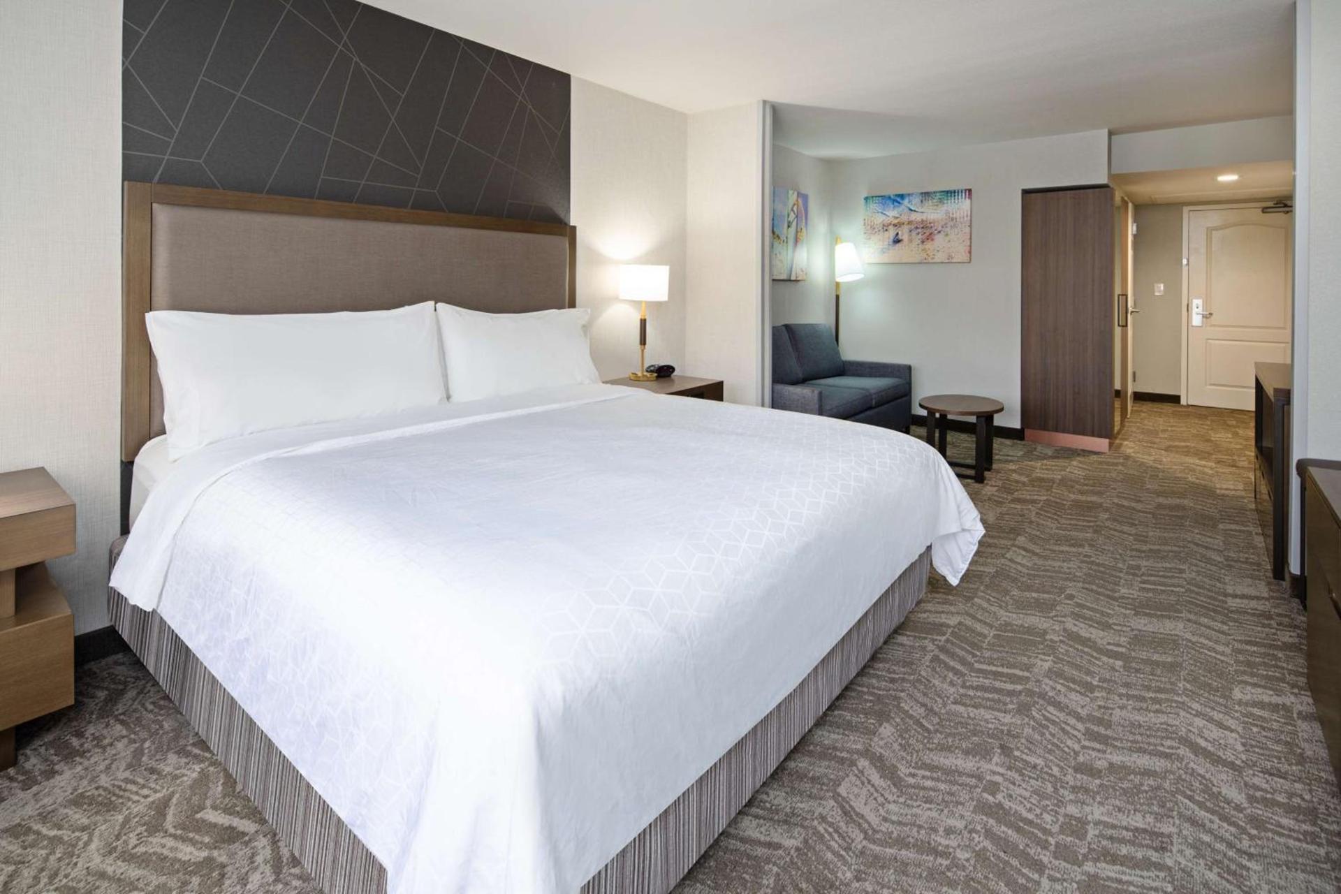 Best Western Valencia/Six Flags Inn & Suites photo 13