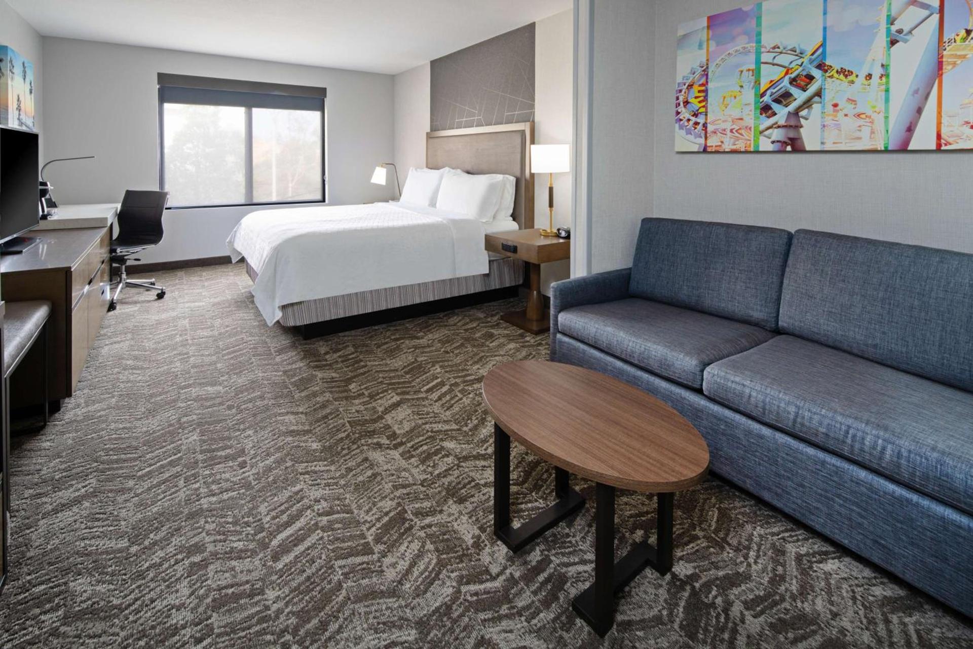 Best Western Valencia/Six Flags Inn & Suites photo 7