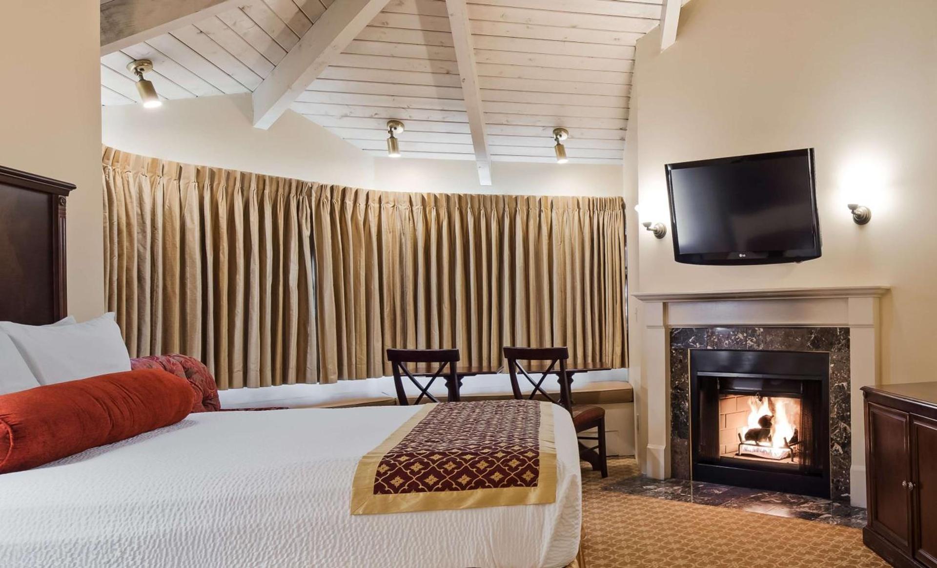 Victorian Inn photo 19