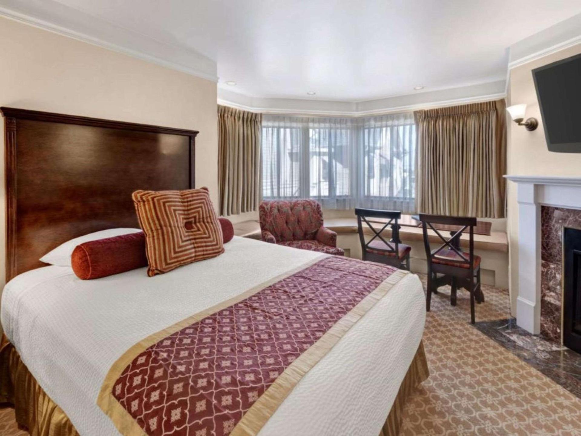 Victorian Inn photo 20