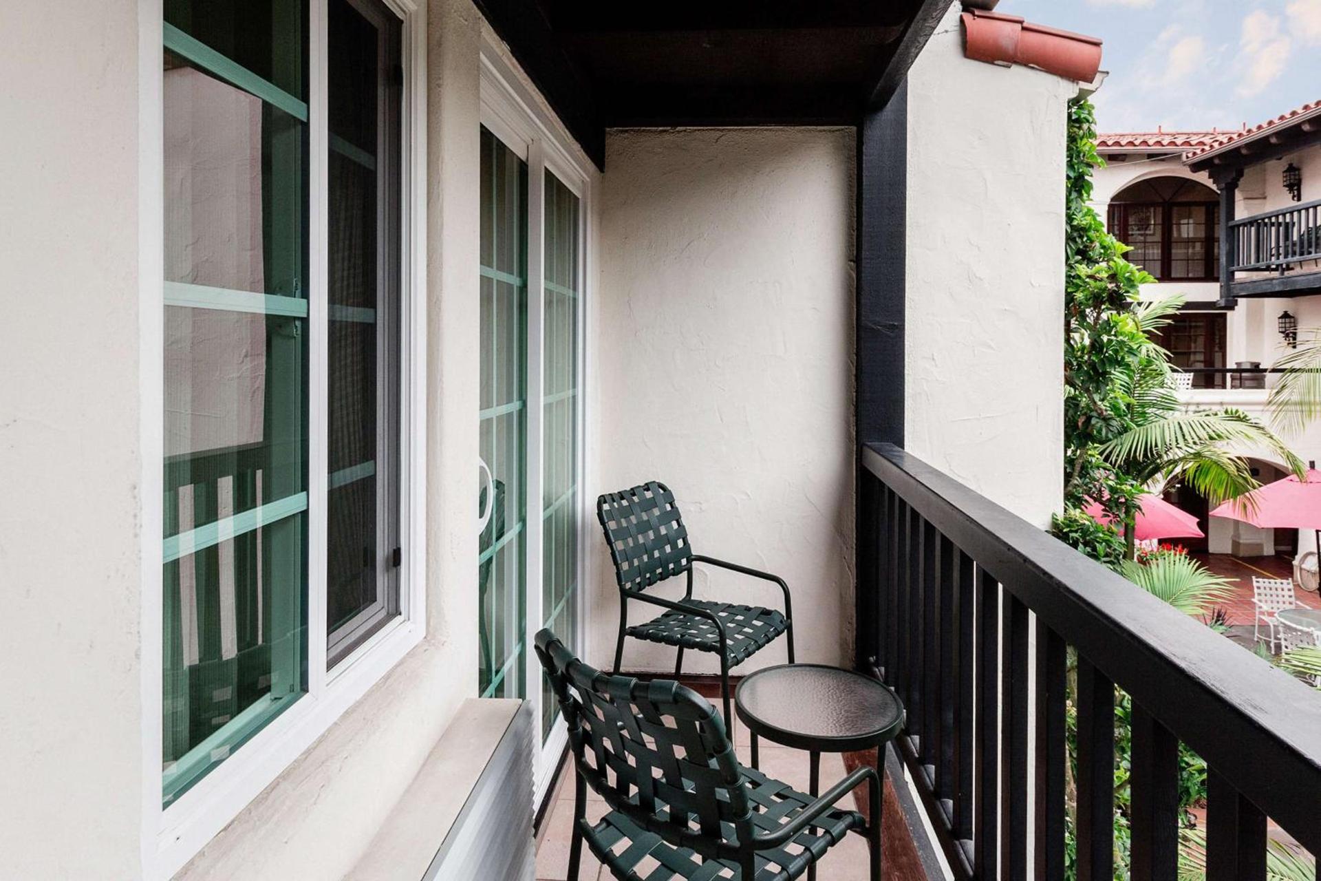 Best Western Plus Carpinteria Inn photo 76