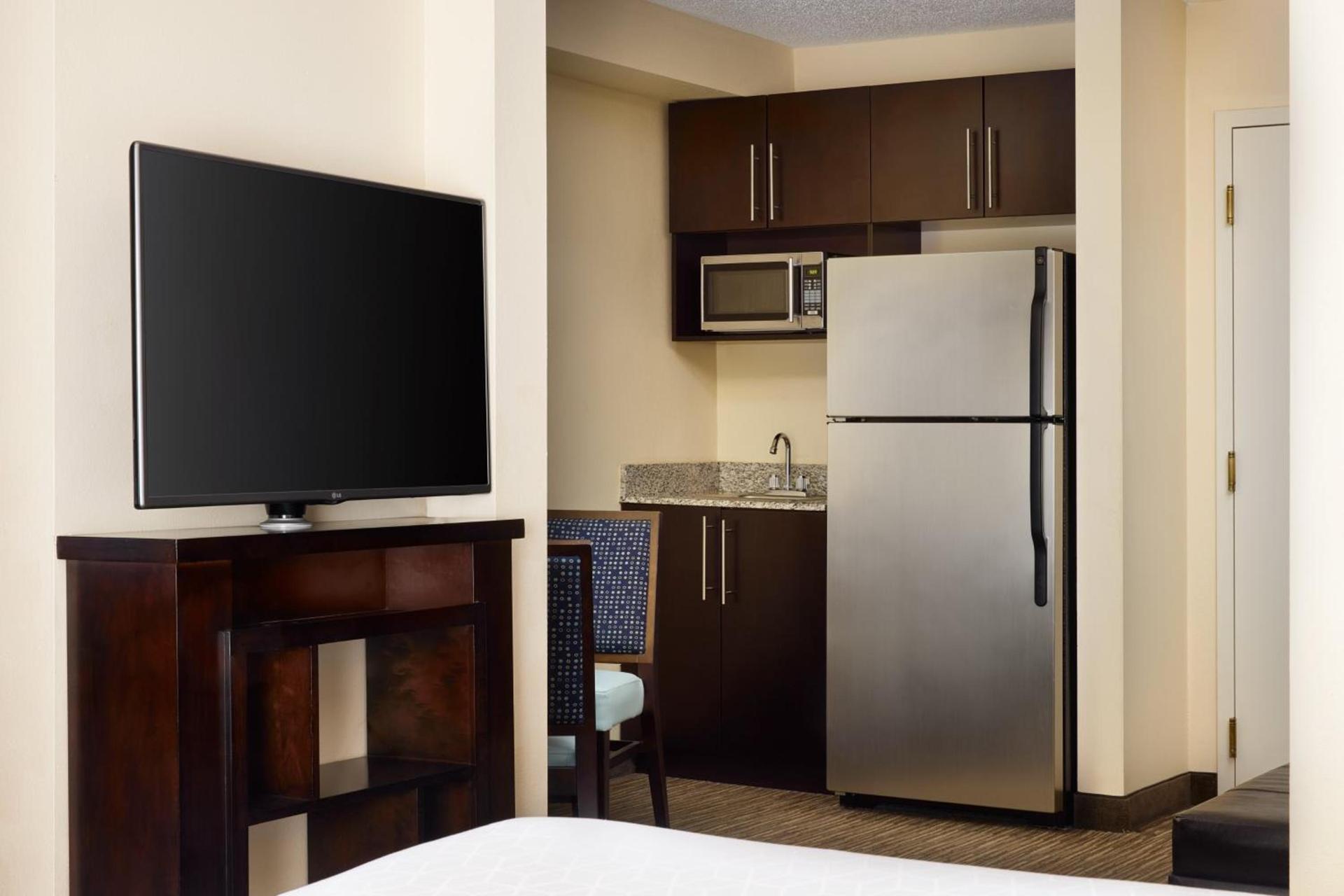 Holiday Inn Express & Suites Alpharetta by IHG photo 27