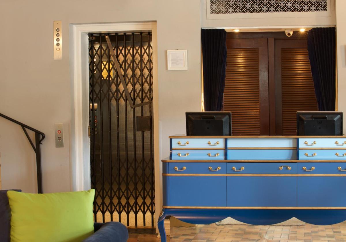 Blue Moon Hotel photo 3