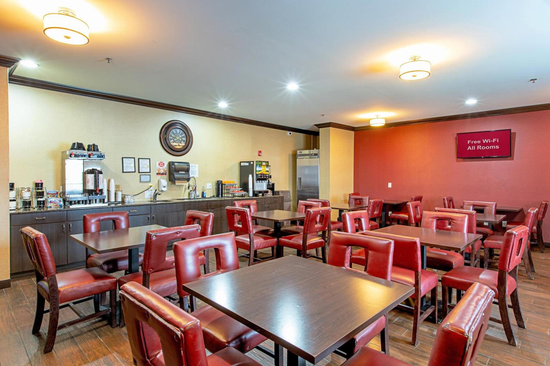 Red Roof Inn & Suites Omaha - Council Bluffs photo 15
