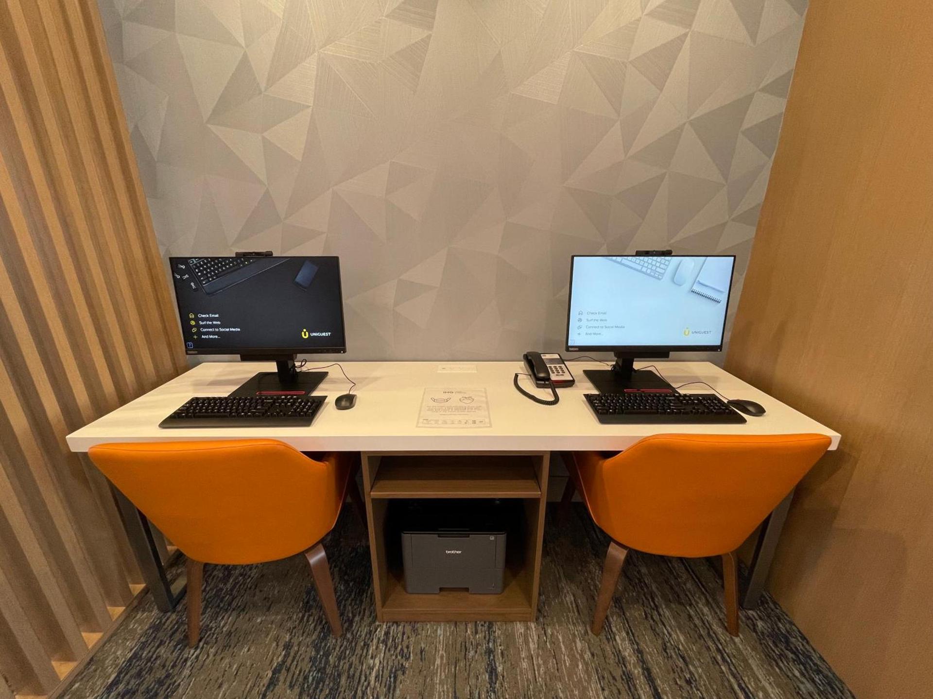 Holiday Inn Express & Suites - Ft. Smith - Airport by IHG photo 10
