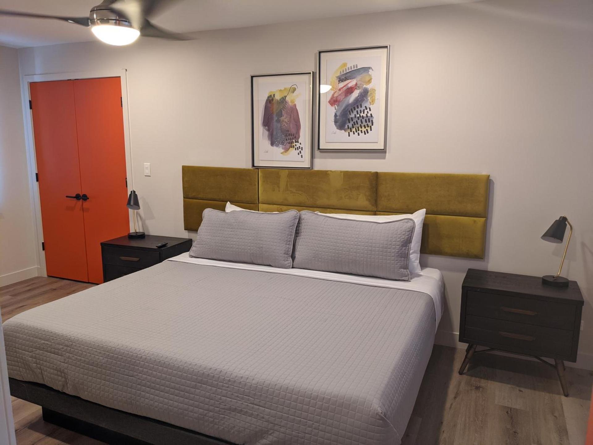 4411 Inn & Suites photo 3