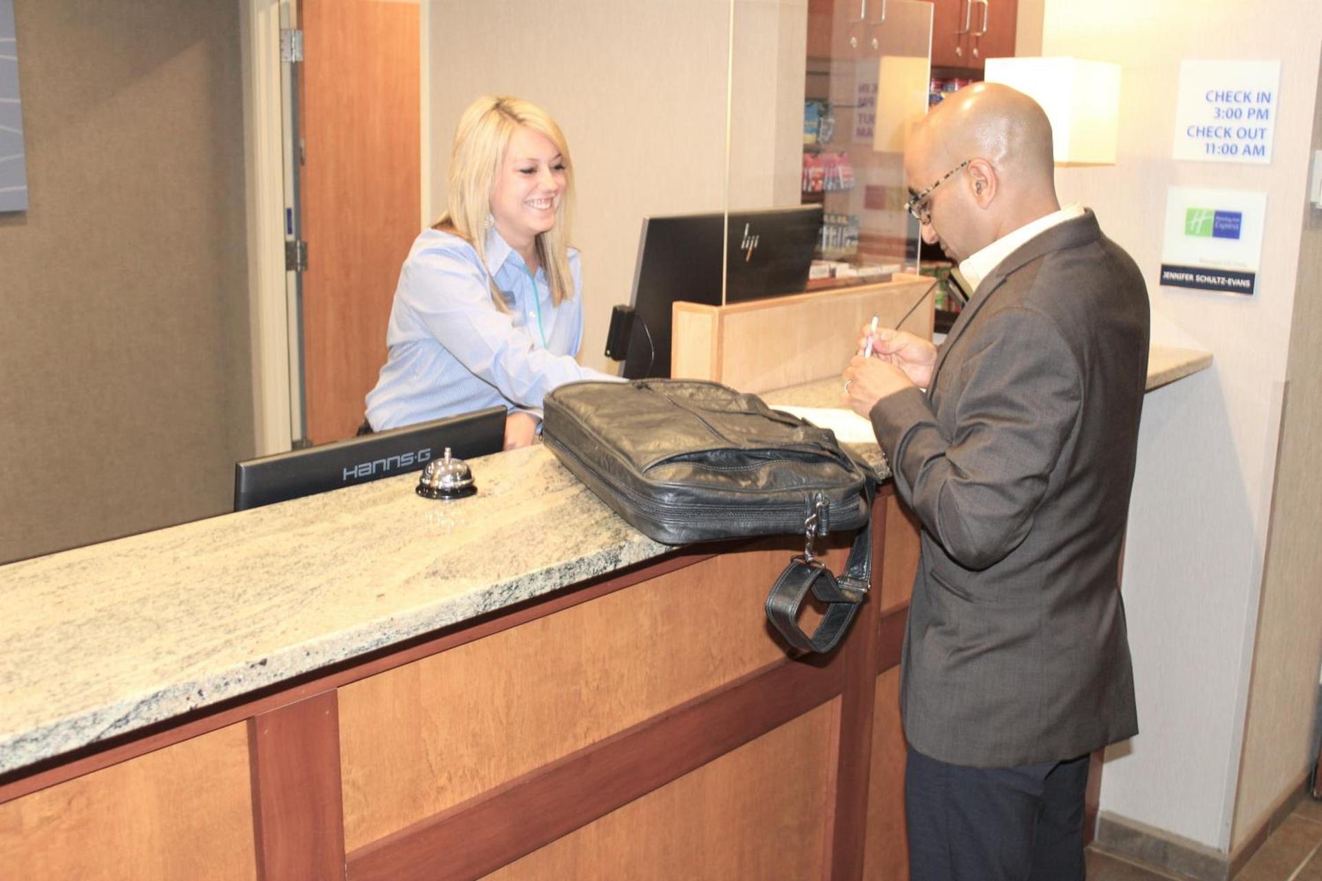 Holiday Inn Express & Suites Cheney by IHG photo 4