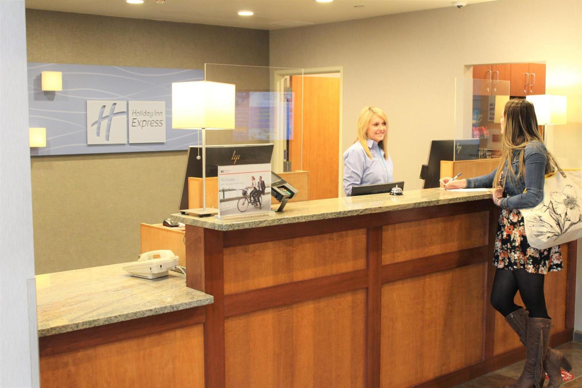 Holiday Inn Express & Suites Cheney by IHG photo 5