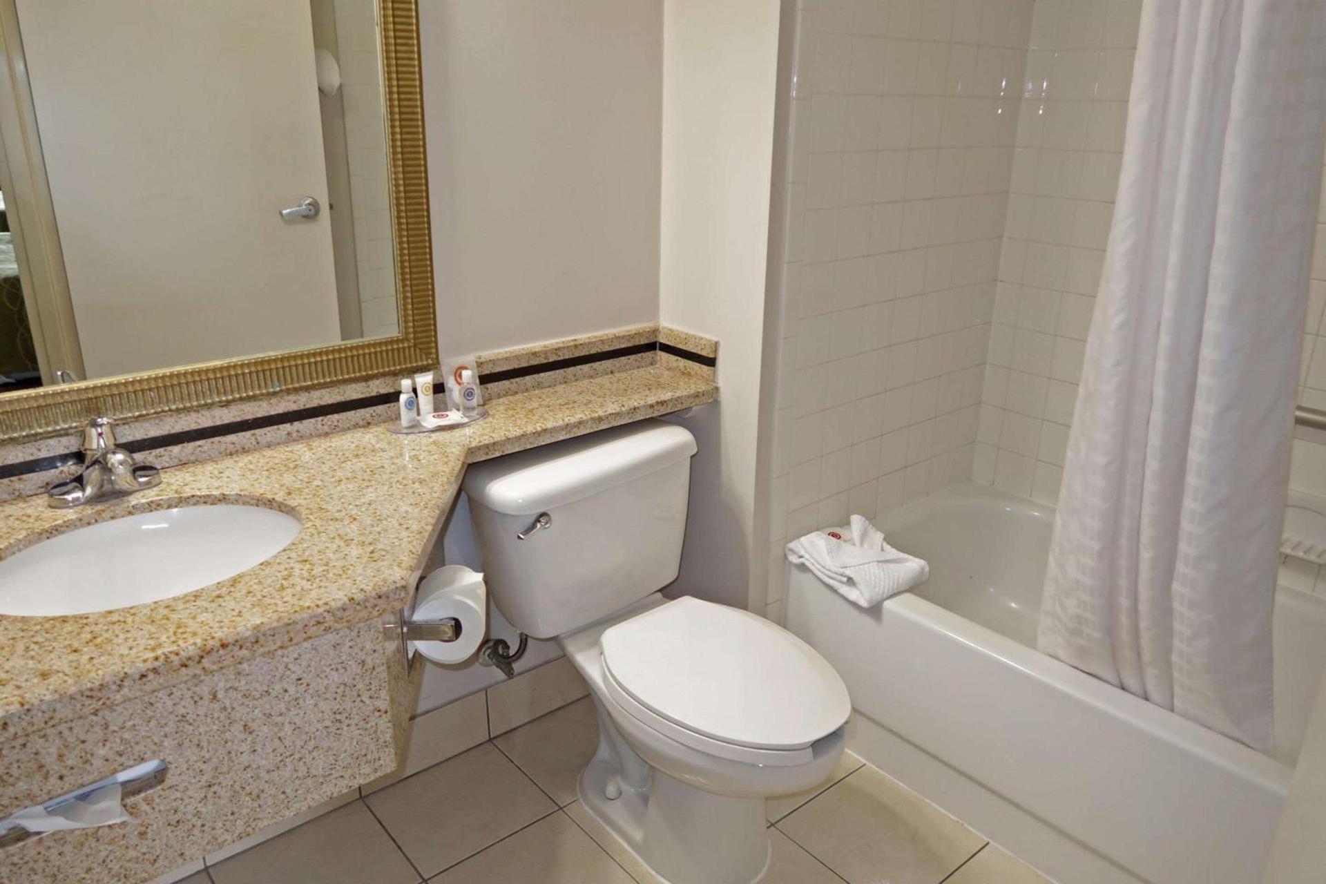 Comfort Inn Southwest Fwy at Westpark photo 18