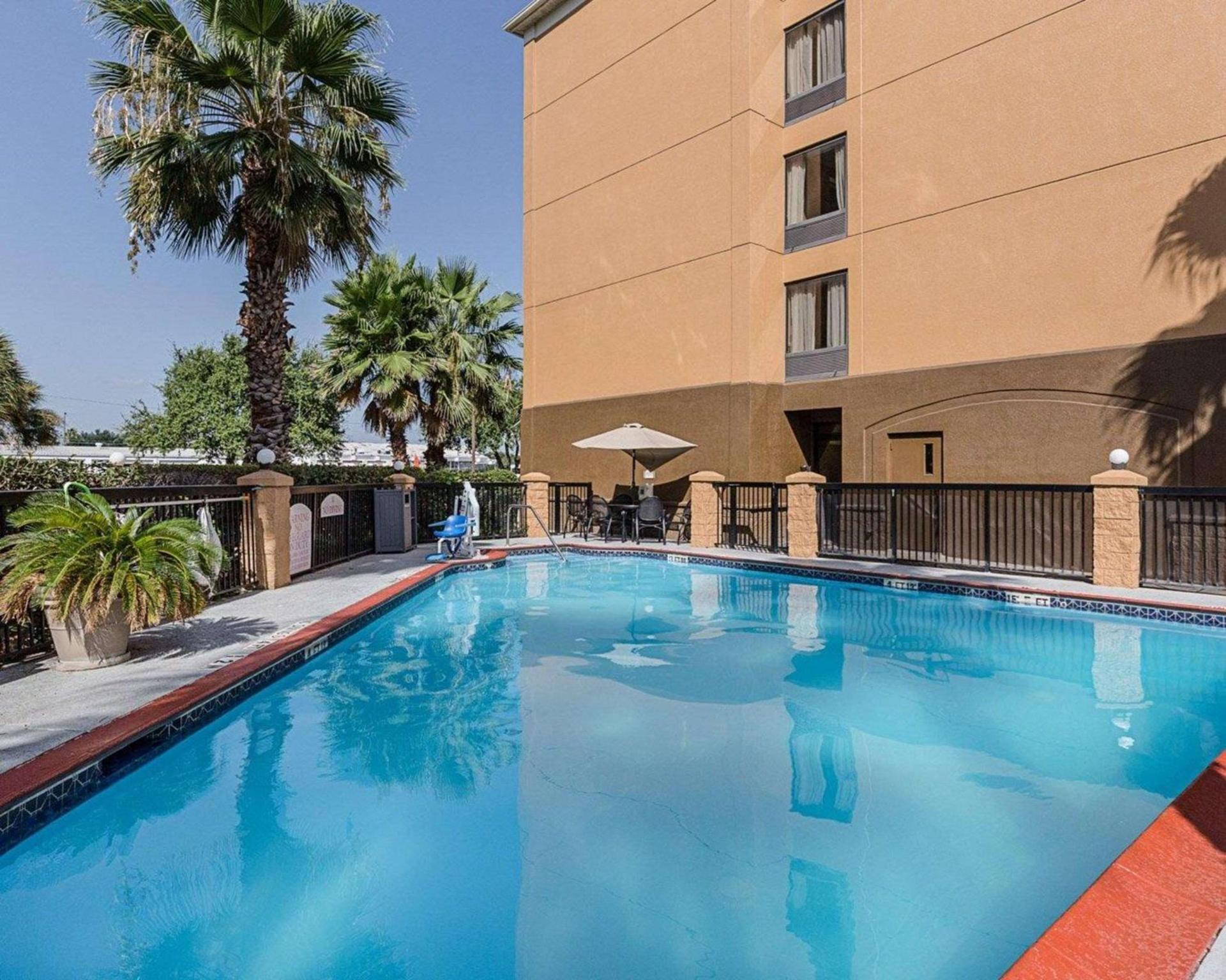 Comfort Inn Southwest Fwy at Westpark photo 27