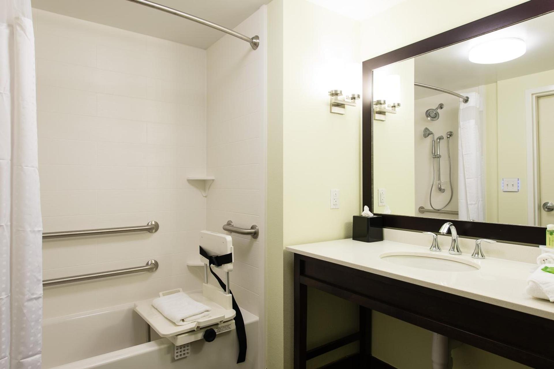 Holiday Inn Express & Suites Aiken by IHG photo 11