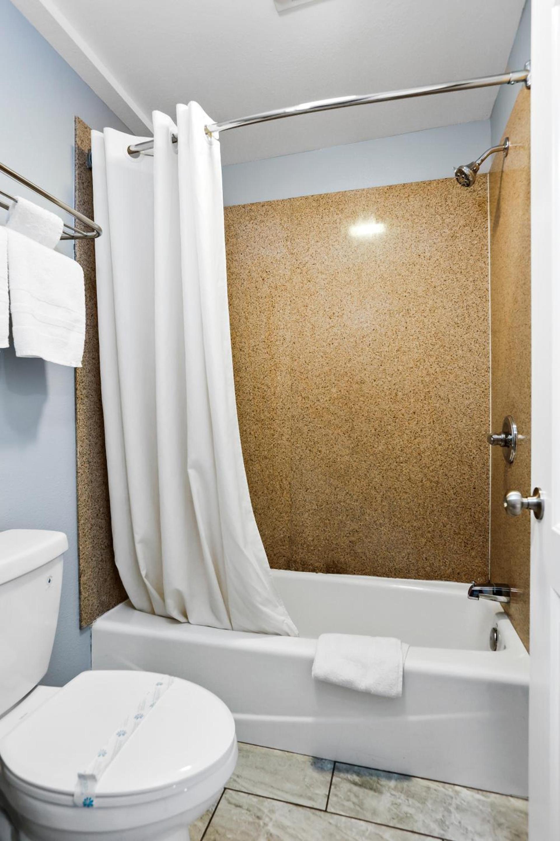 3rd Avenue Inn photo 16