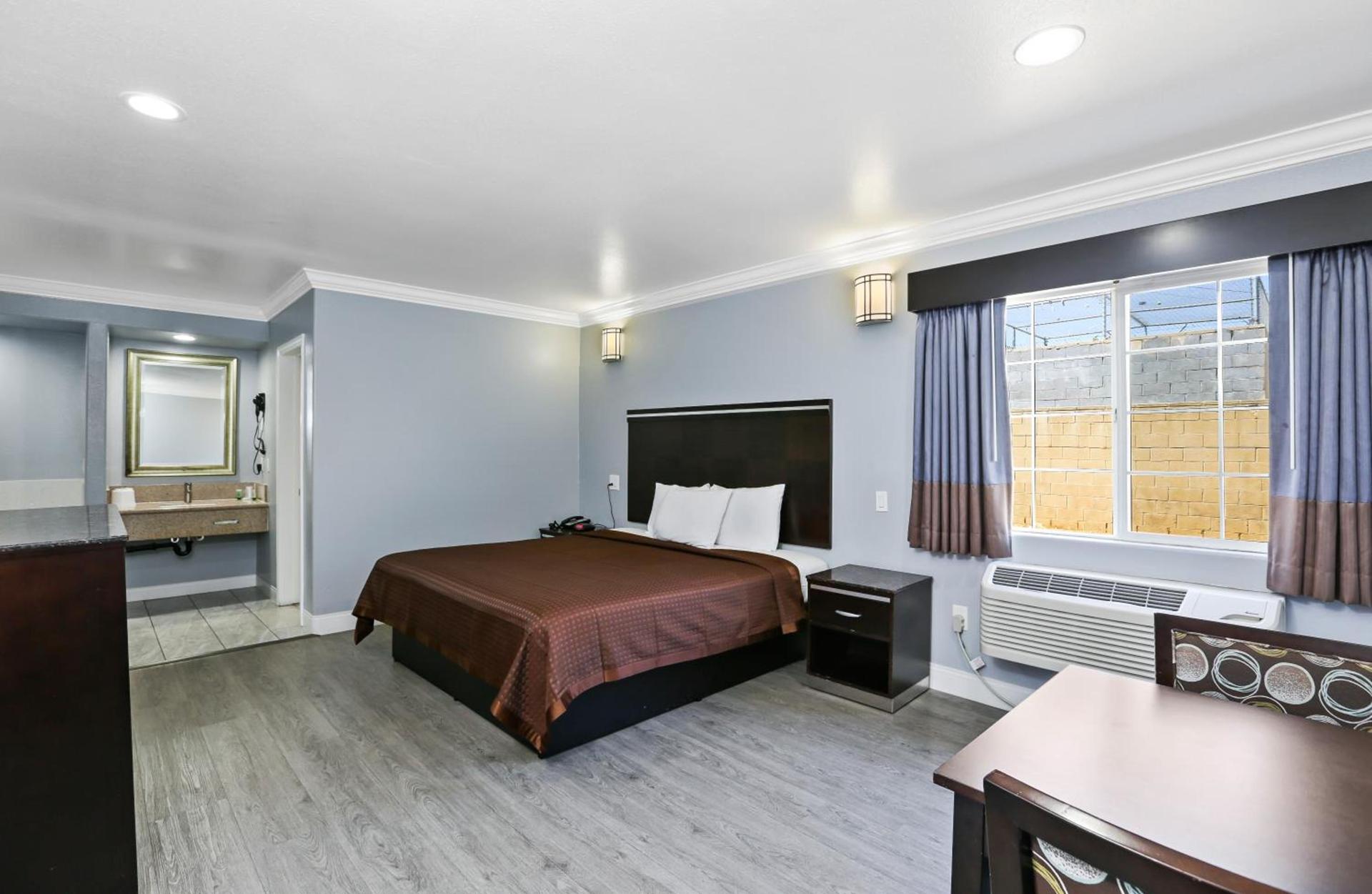 3rd Avenue Inn photo 33