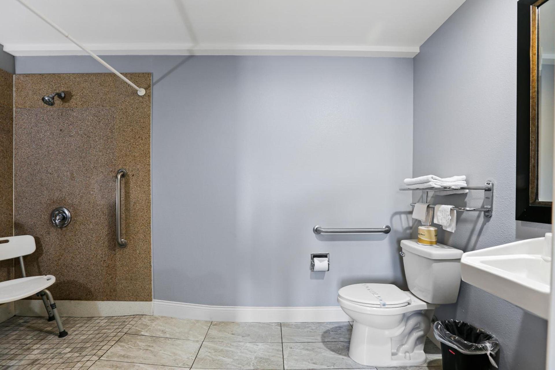 3rd Avenue Inn photo 5