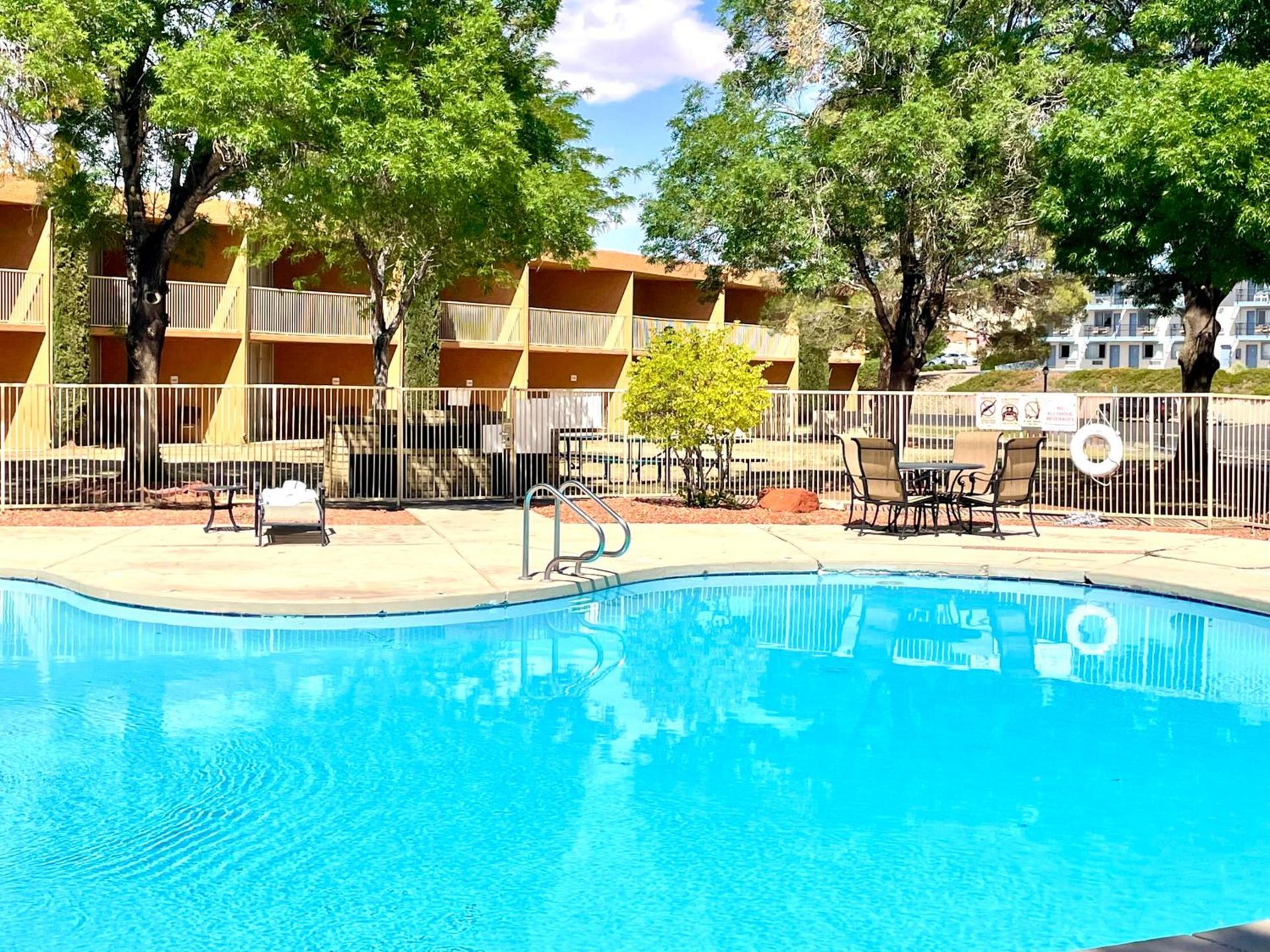 Scenic View Inn - Lake Powell - Page AZ photo 9