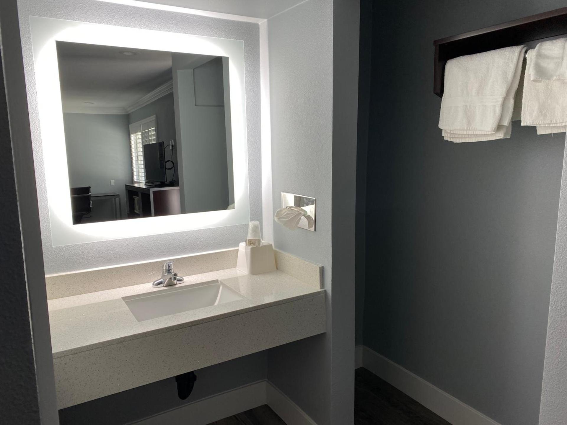 Regency Motel photo 18
