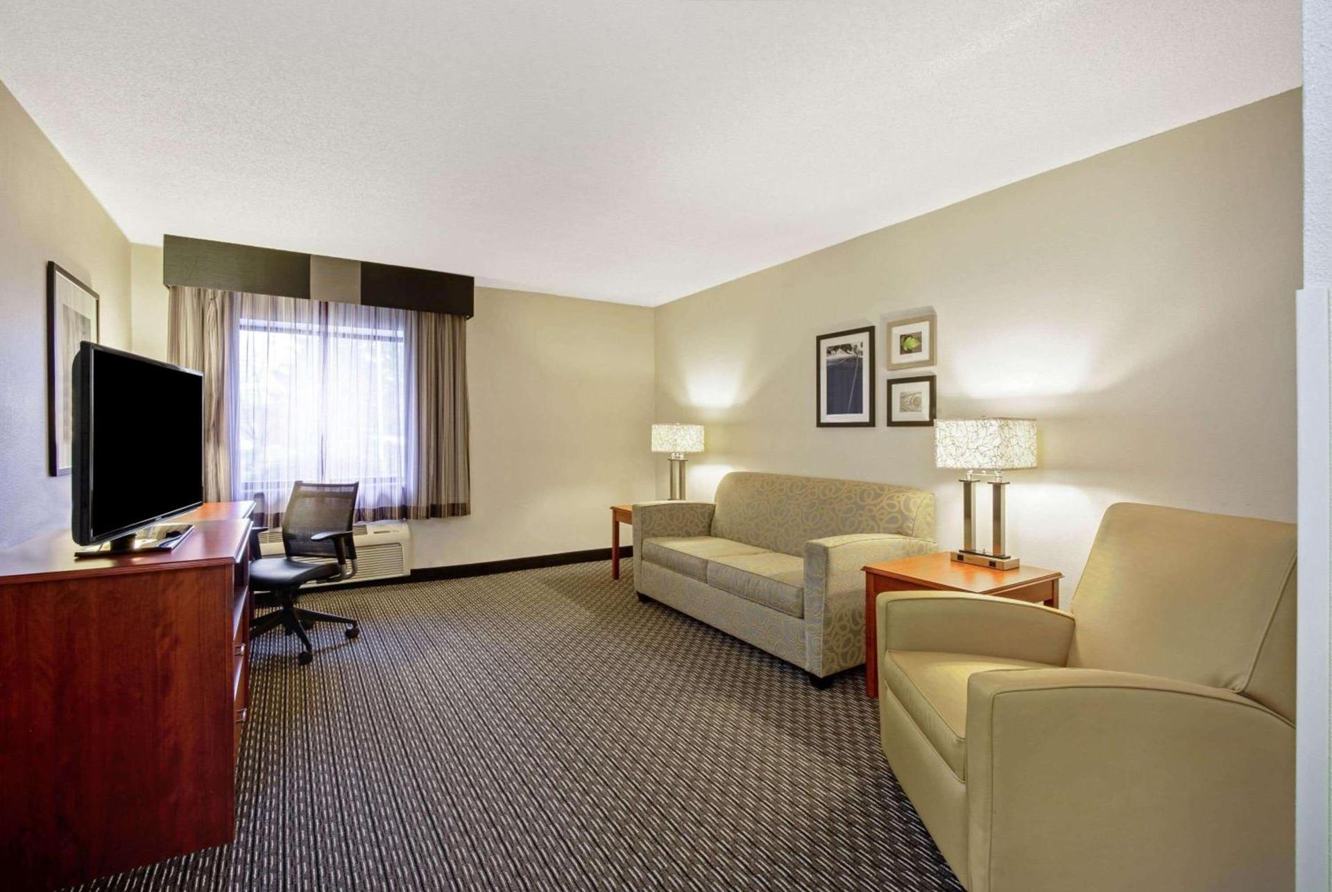 La Quinta by Wyndham Harrisburg Airport Hershey photo 12