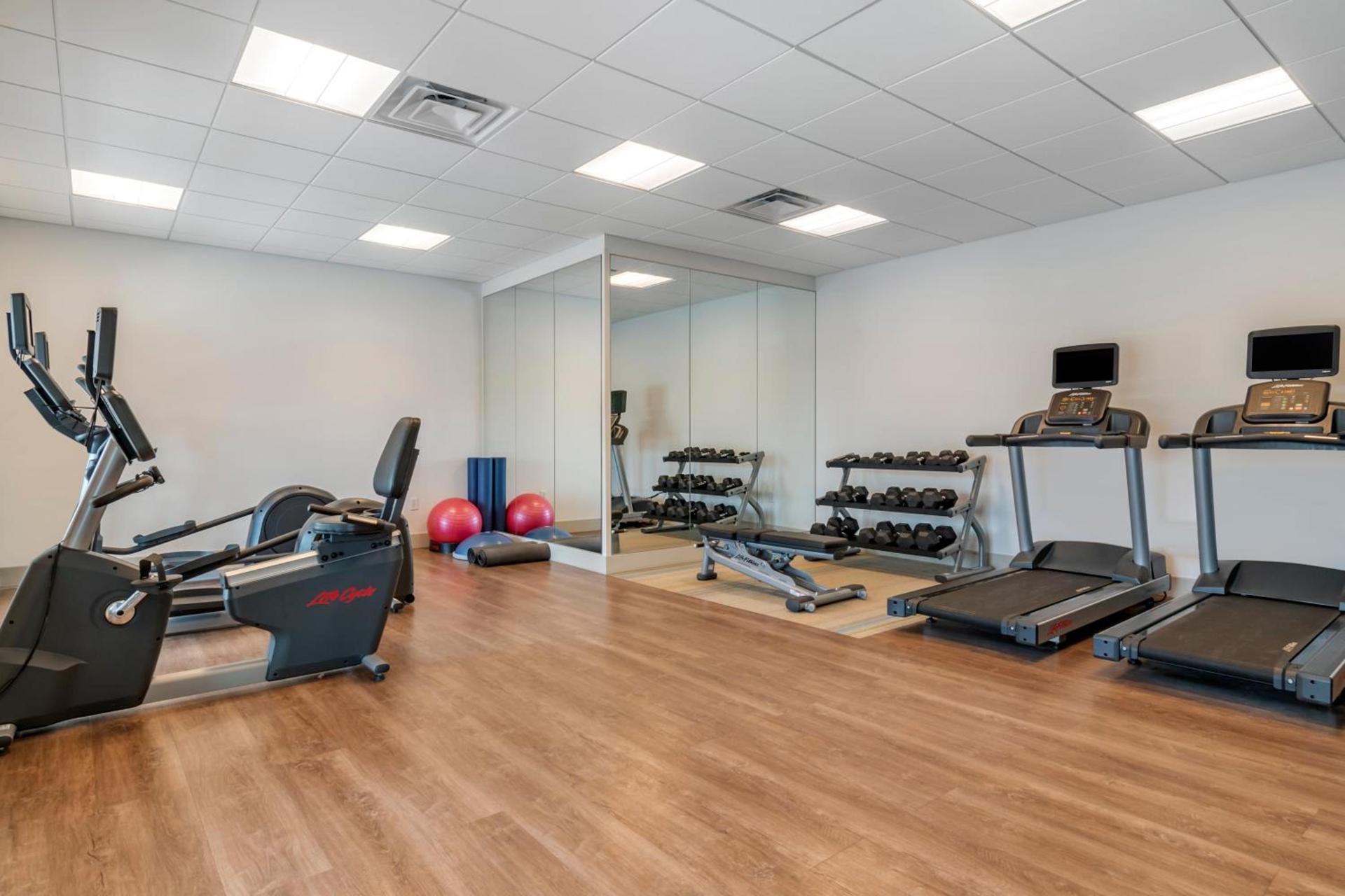 Holiday Inn Express & Suites - Lancaster - Mount Joy by IHG photo 21