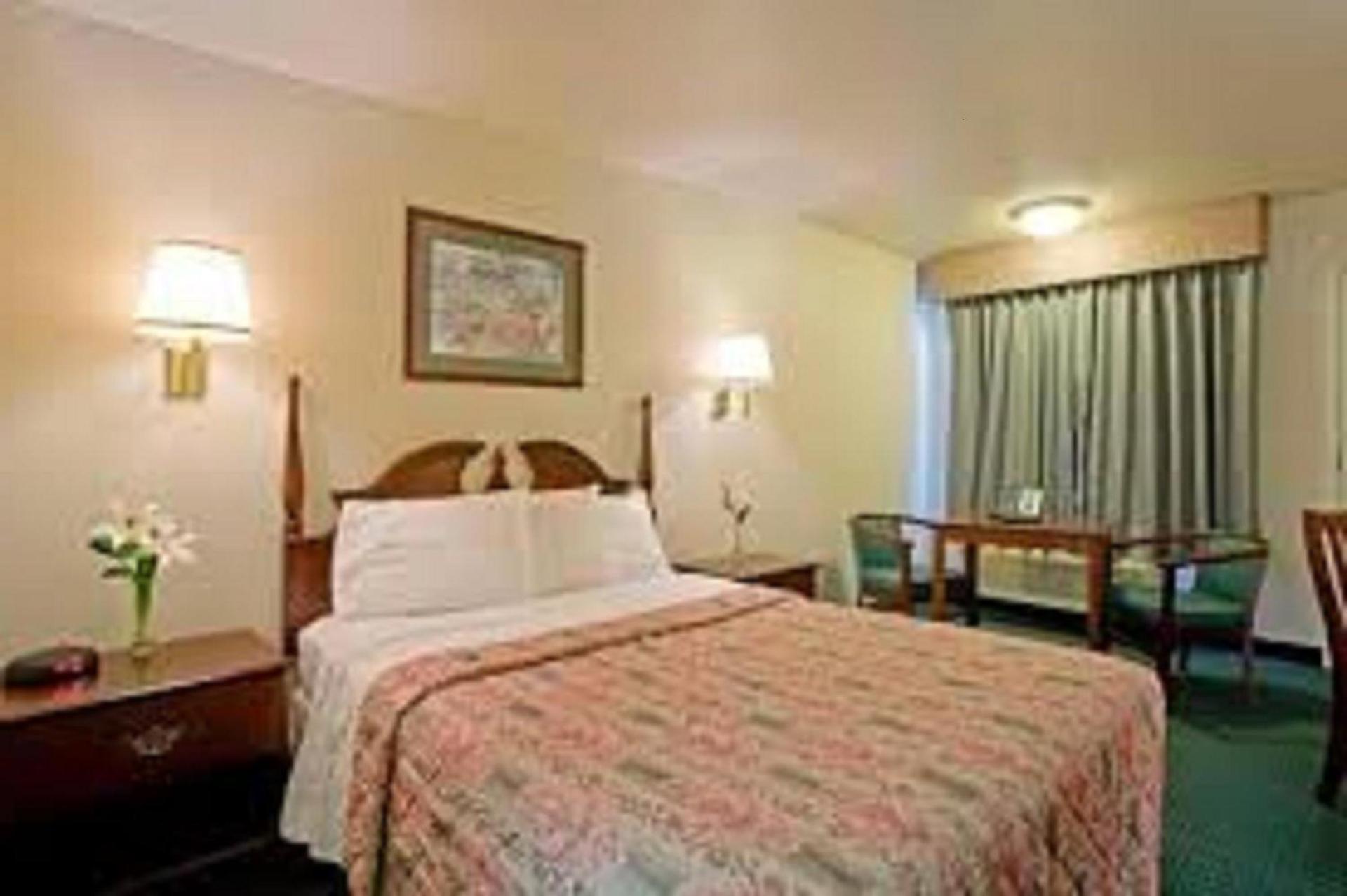 Best Inn photo 12
