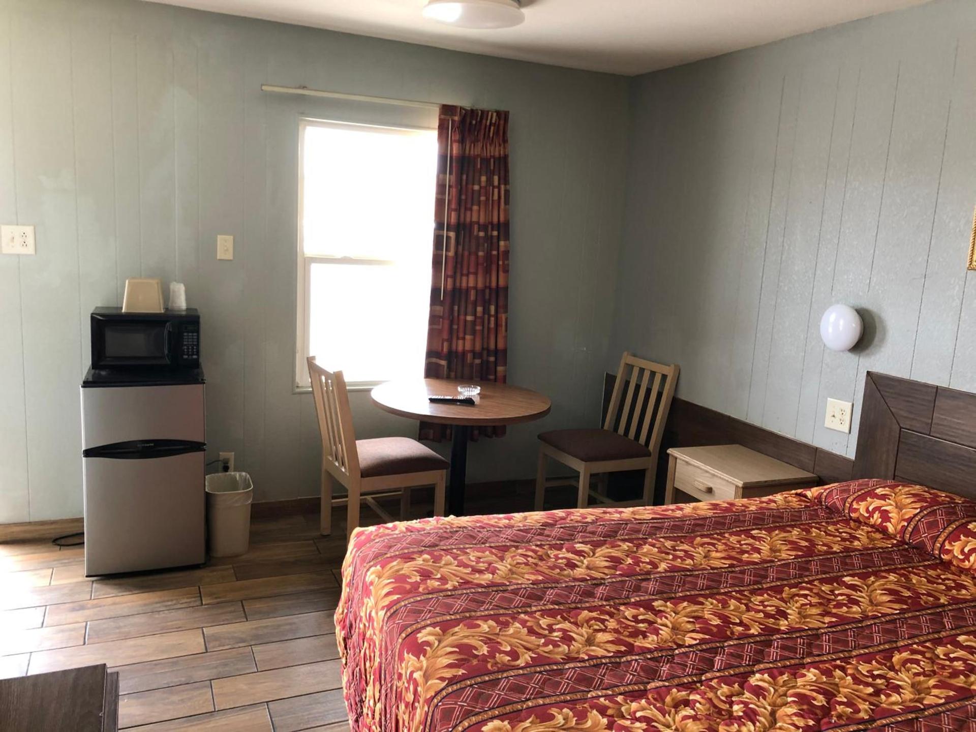 Budget inn photo 11