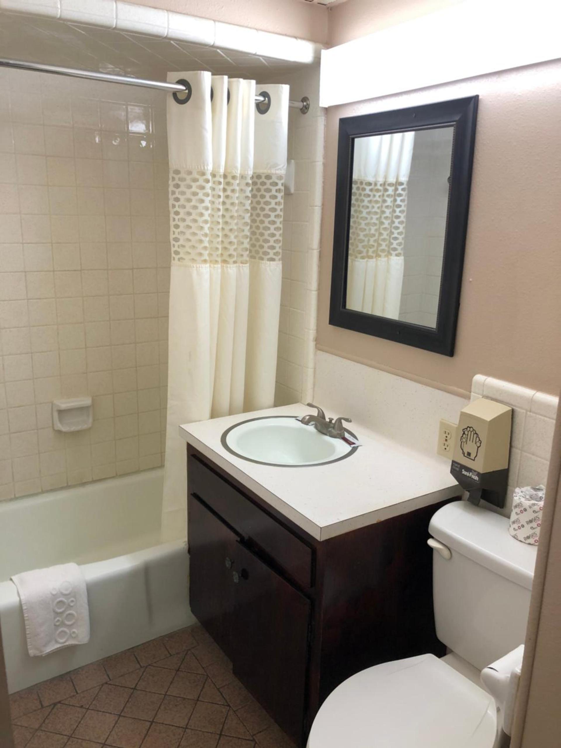 Budget inn photo 19