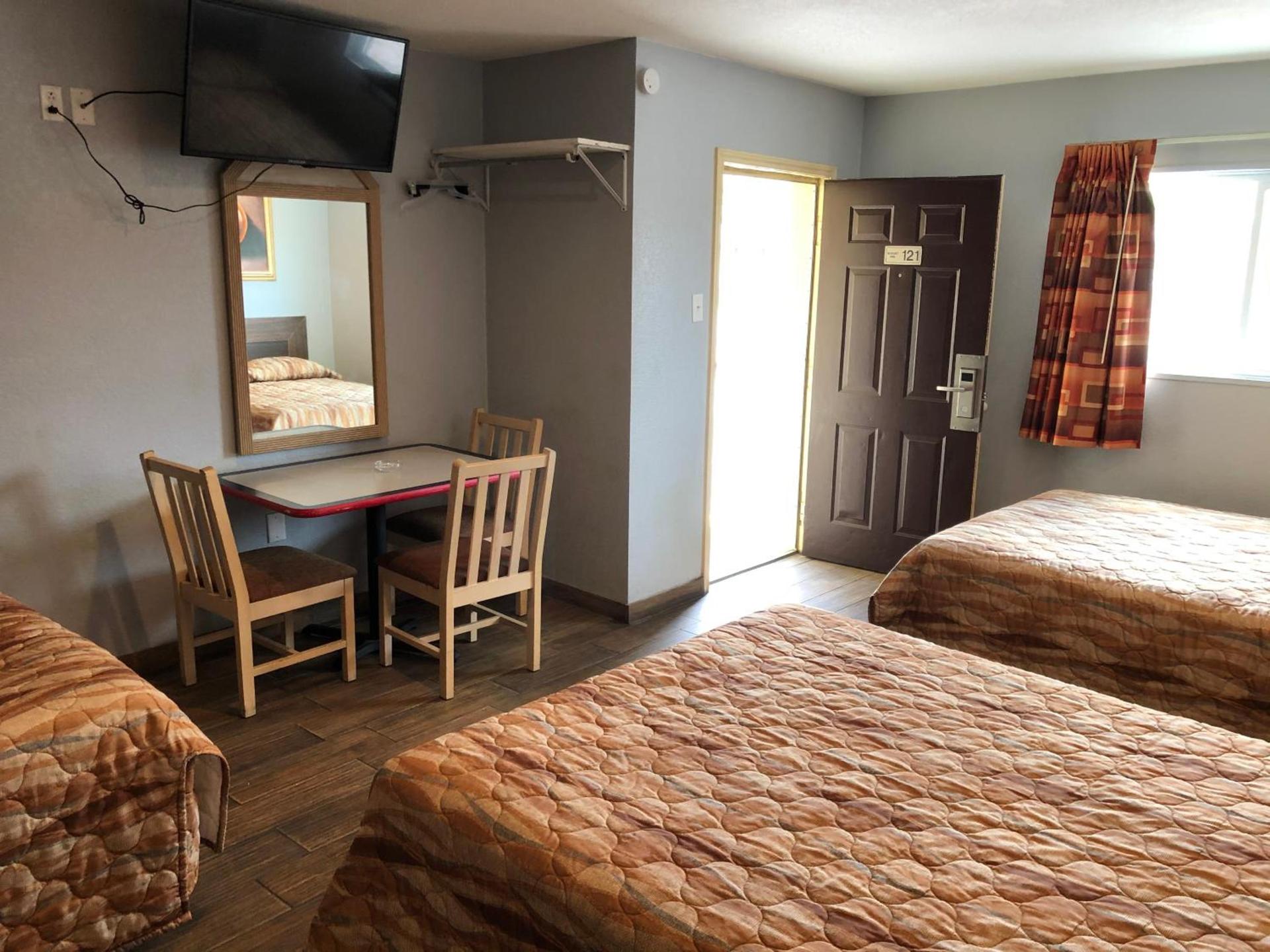 Budget inn photo 13