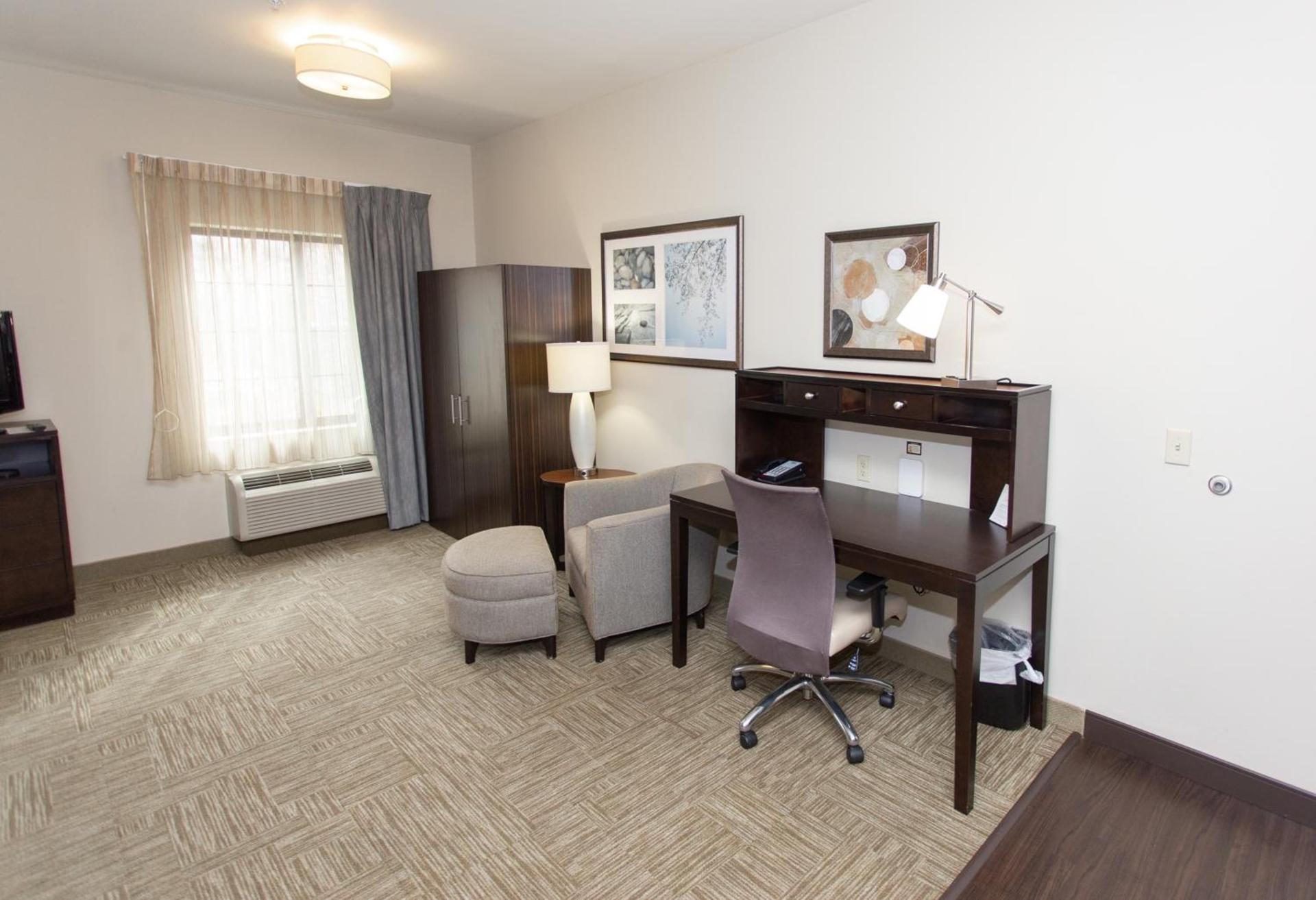 Staybridge Suites Bowling Green by IHG photo 38