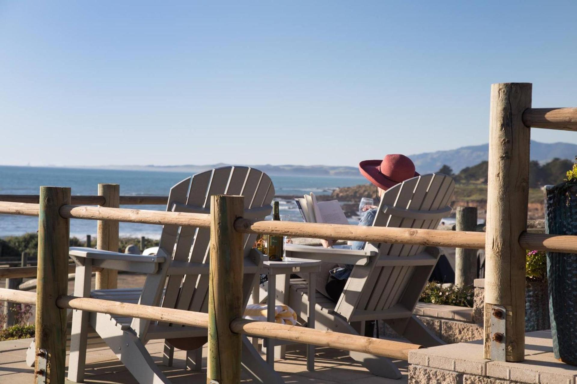 Sand Pebbles Inn photo 2