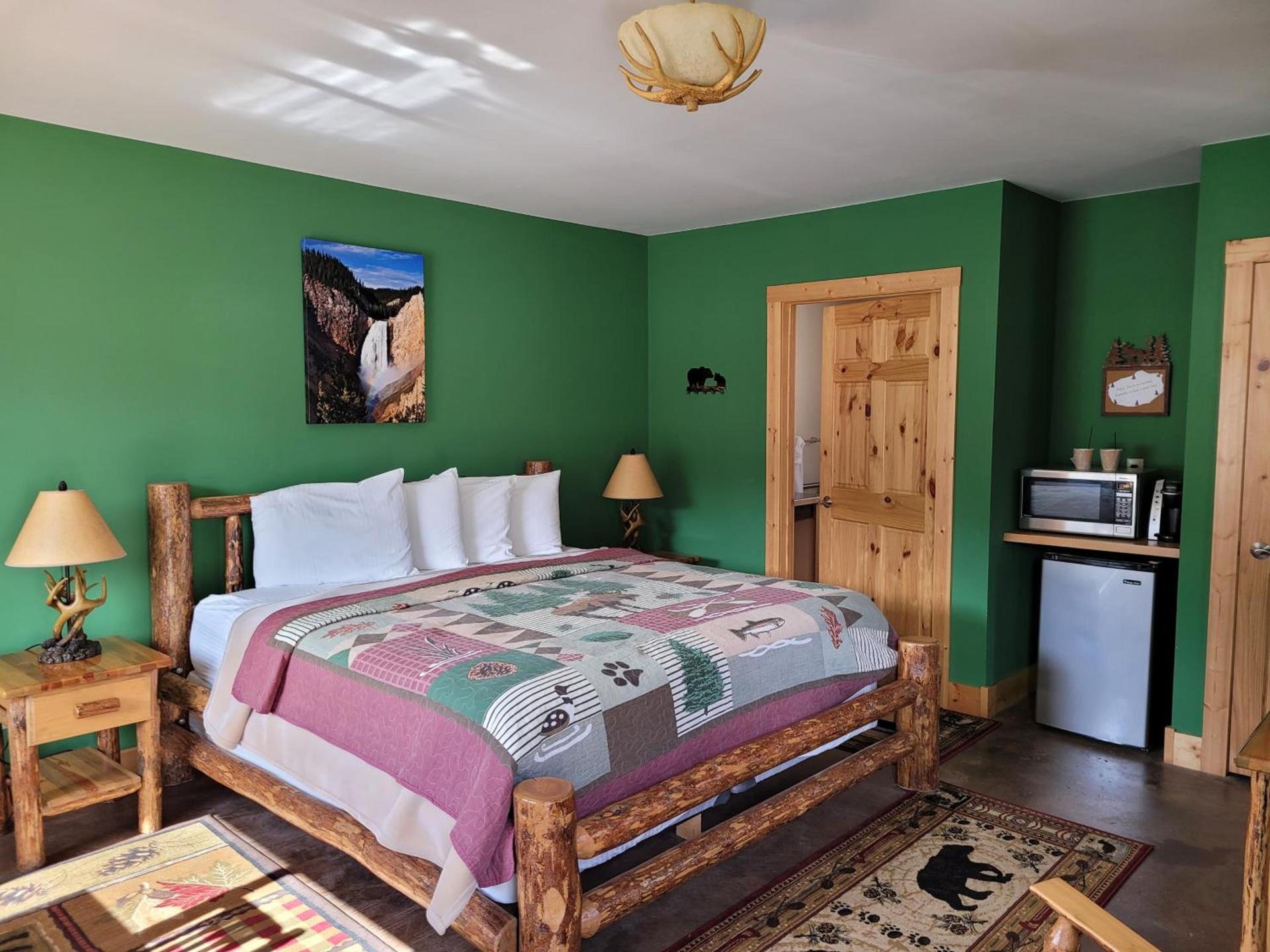 Yellowstone Basin Inn photo 23