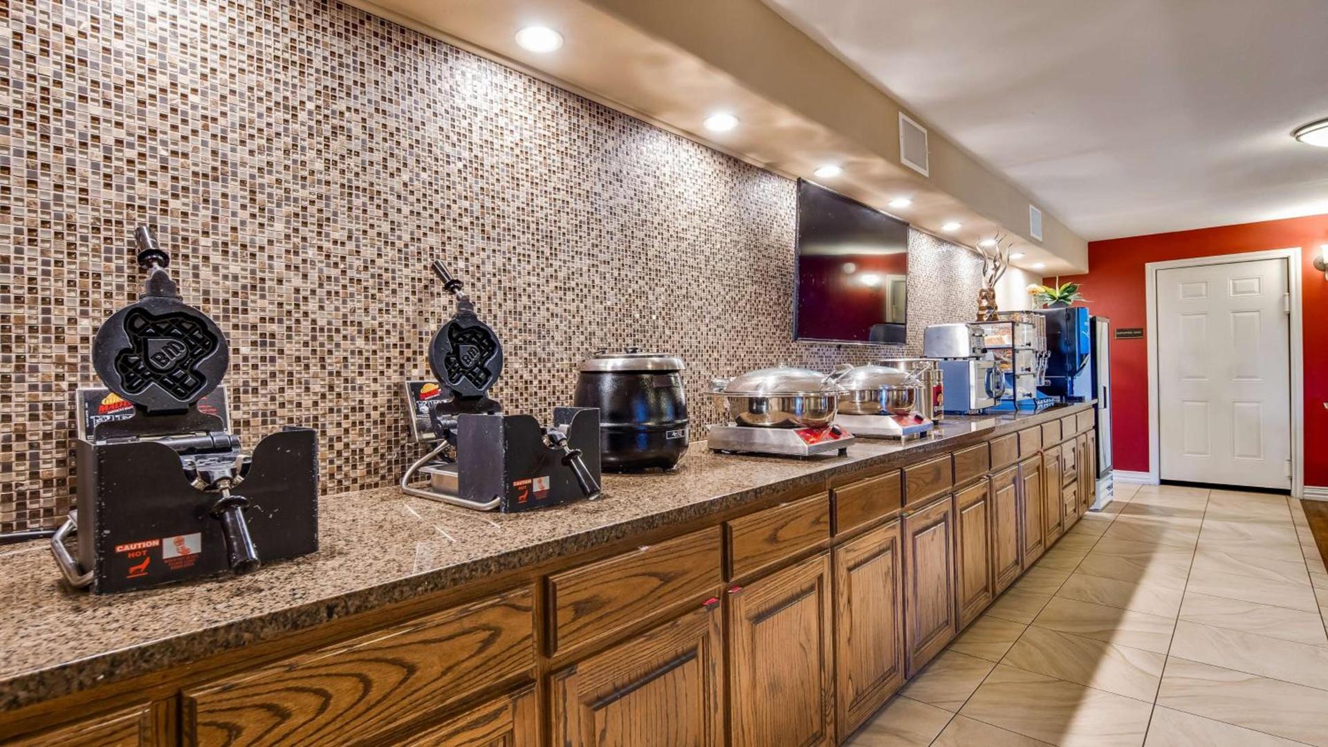 Best Western Canton Inn photo 17